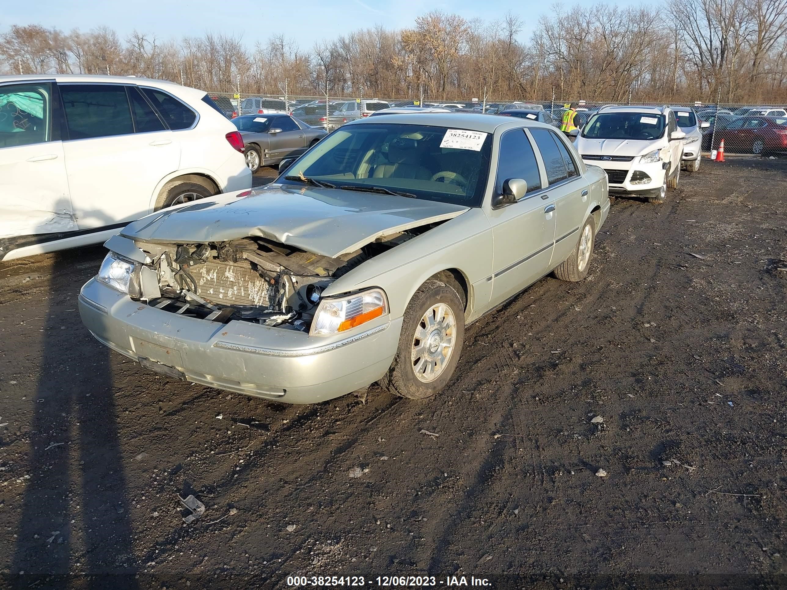 Photo 1 VIN: 2MEFM75W85X669418 - MERCURY GRAND MARQUIS 