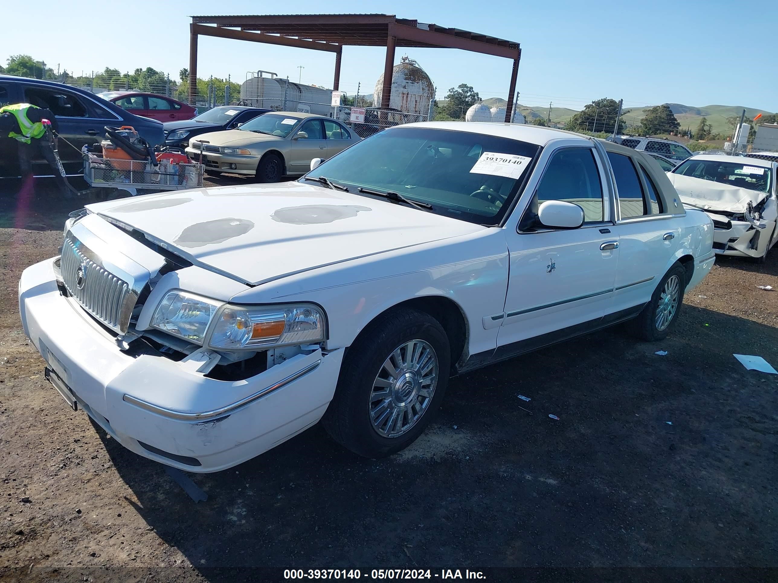 Photo 1 VIN: 2MEFM75W86X633486 - MERCURY GRAND MARQUIS 