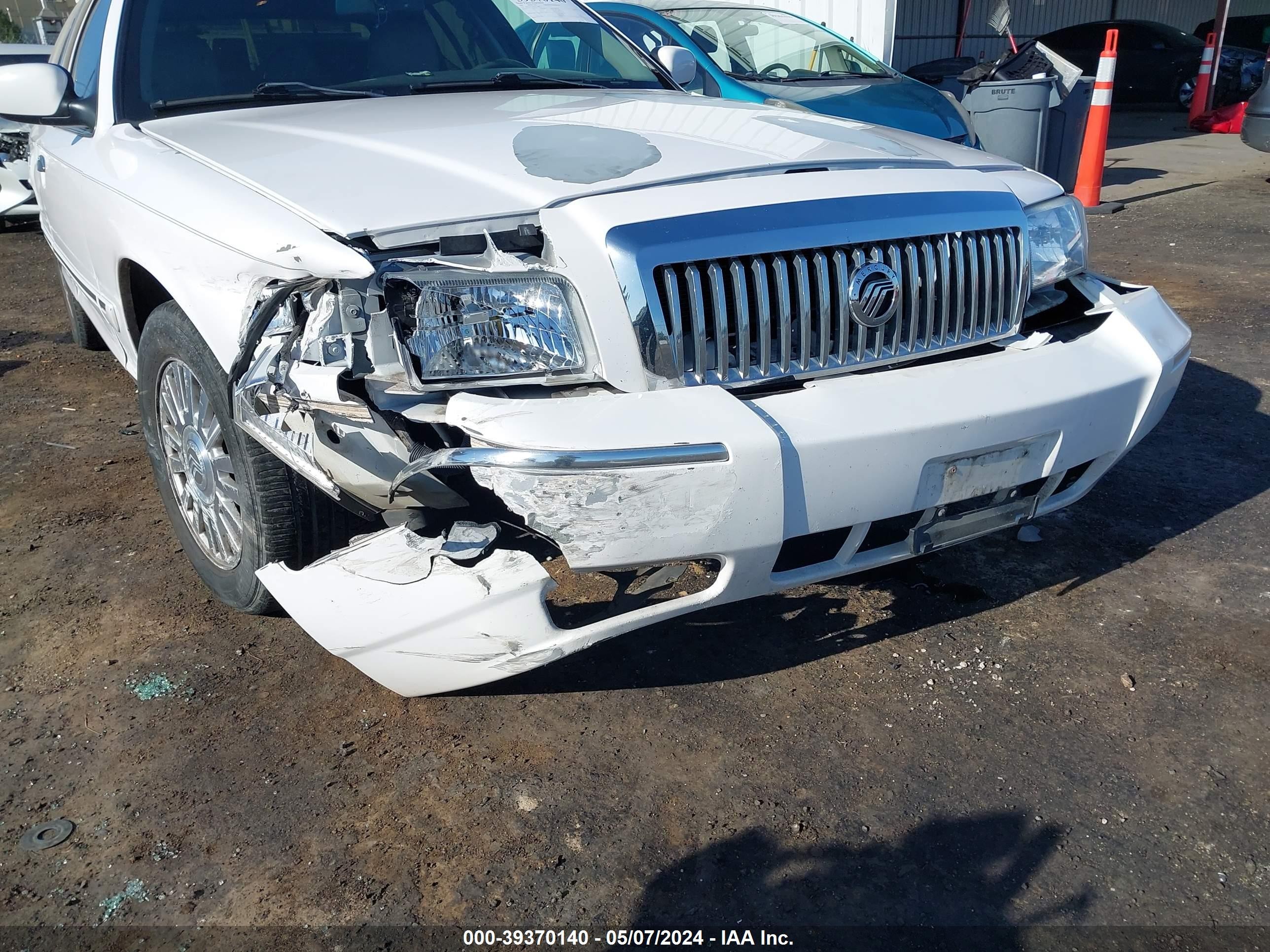 Photo 5 VIN: 2MEFM75W86X633486 - MERCURY GRAND MARQUIS 