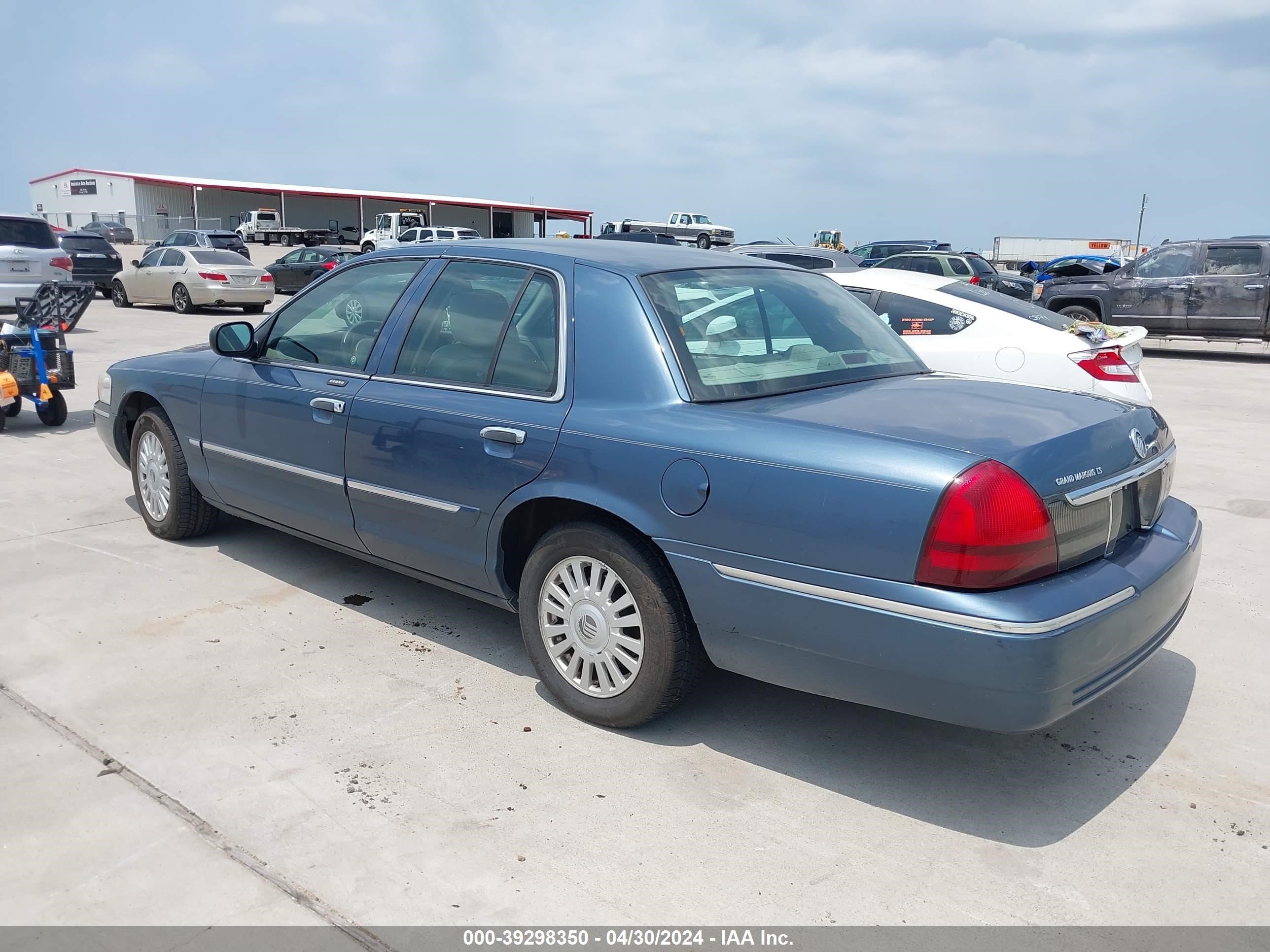 Photo 2 VIN: 2MEFM75W87X622411 - MERCURY GRAND MARQUIS 