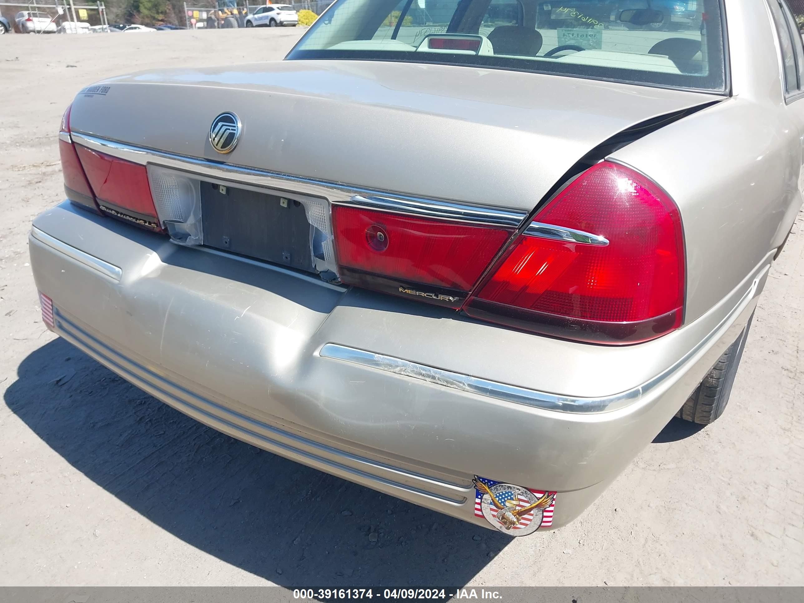 Photo 5 VIN: 2MEFM75W8XX719737 - MERCURY GRAND MARQUIS 