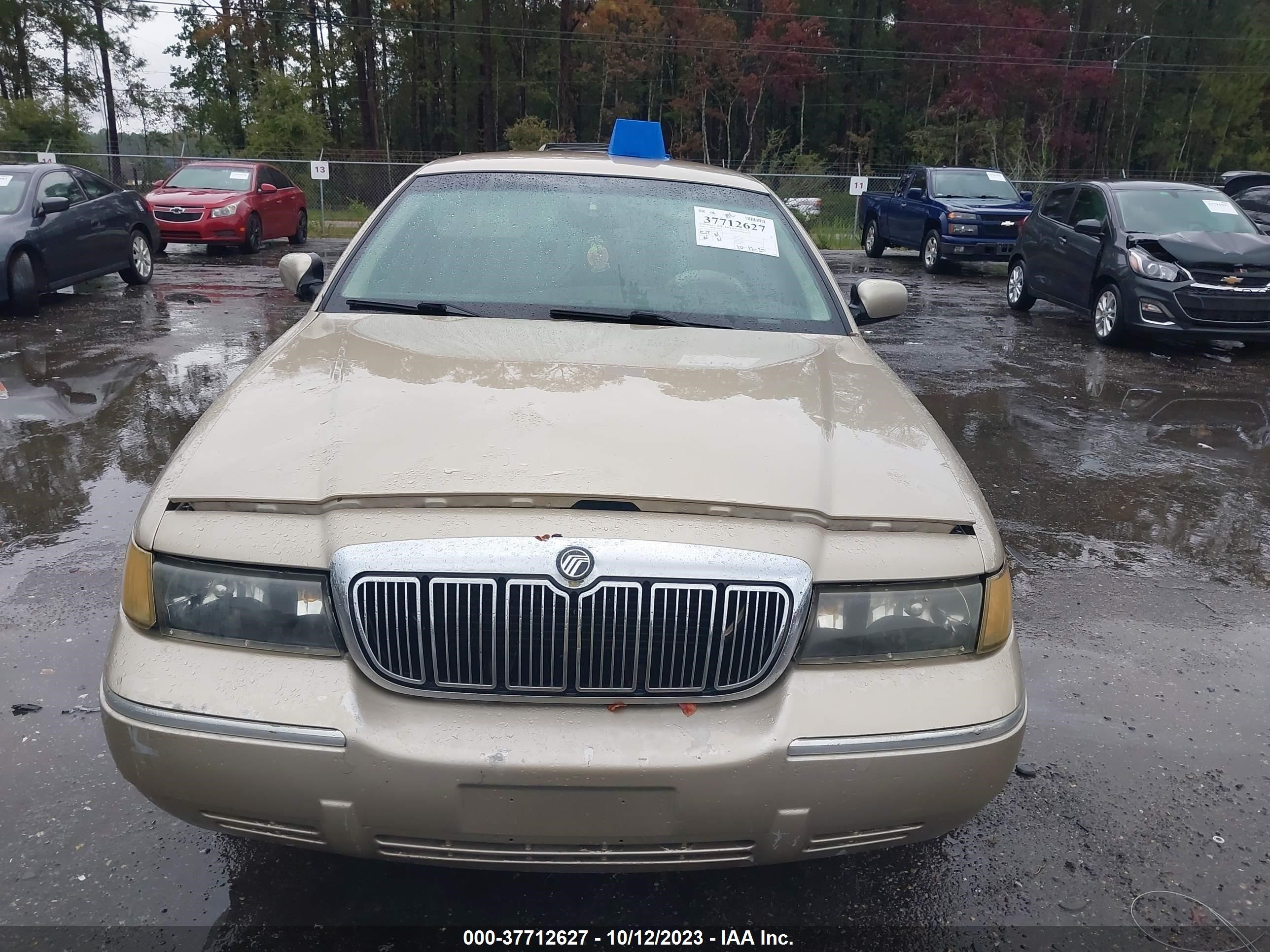 Photo 5 VIN: 2MEFM75W8XX728275 - MERCURY GRAND MARQUIS 