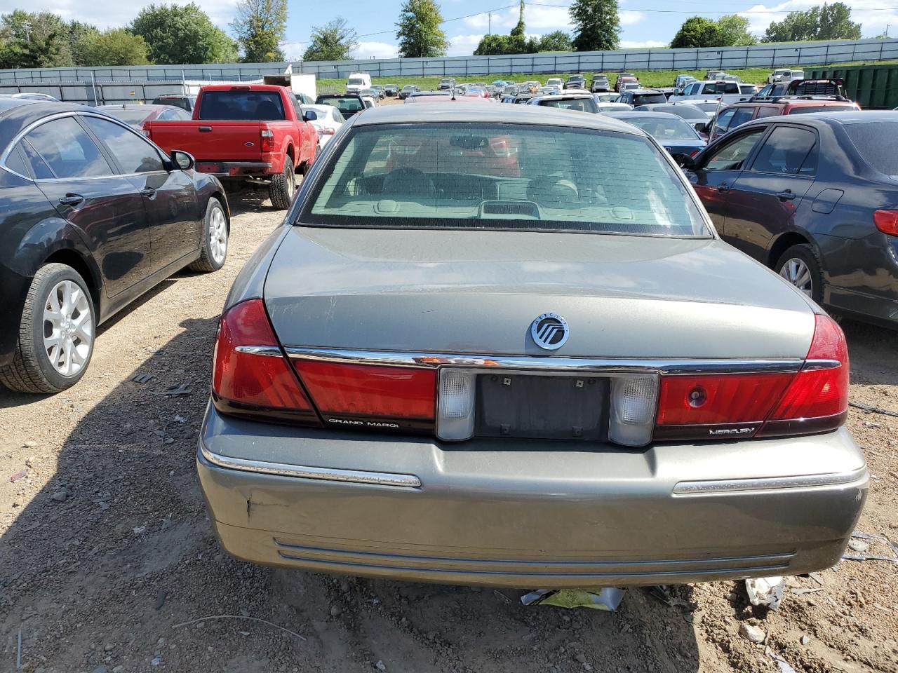 Photo 5 VIN: 2MEFM75W91X702498 - MERCURY GRAND MARQUIS 