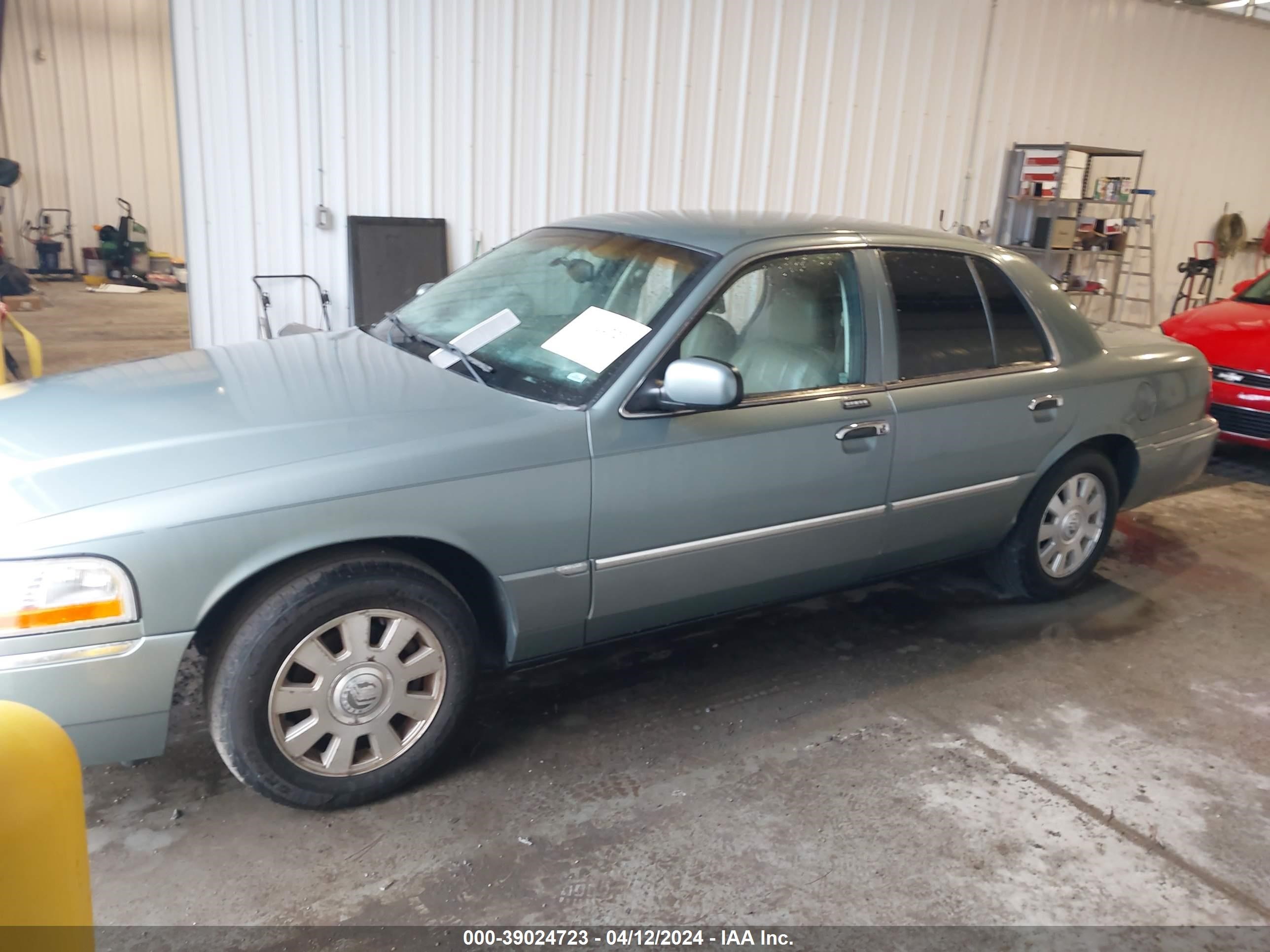 Photo 1 VIN: 2MEFM75W95X632717 - MERCURY GRAND MARQUIS 