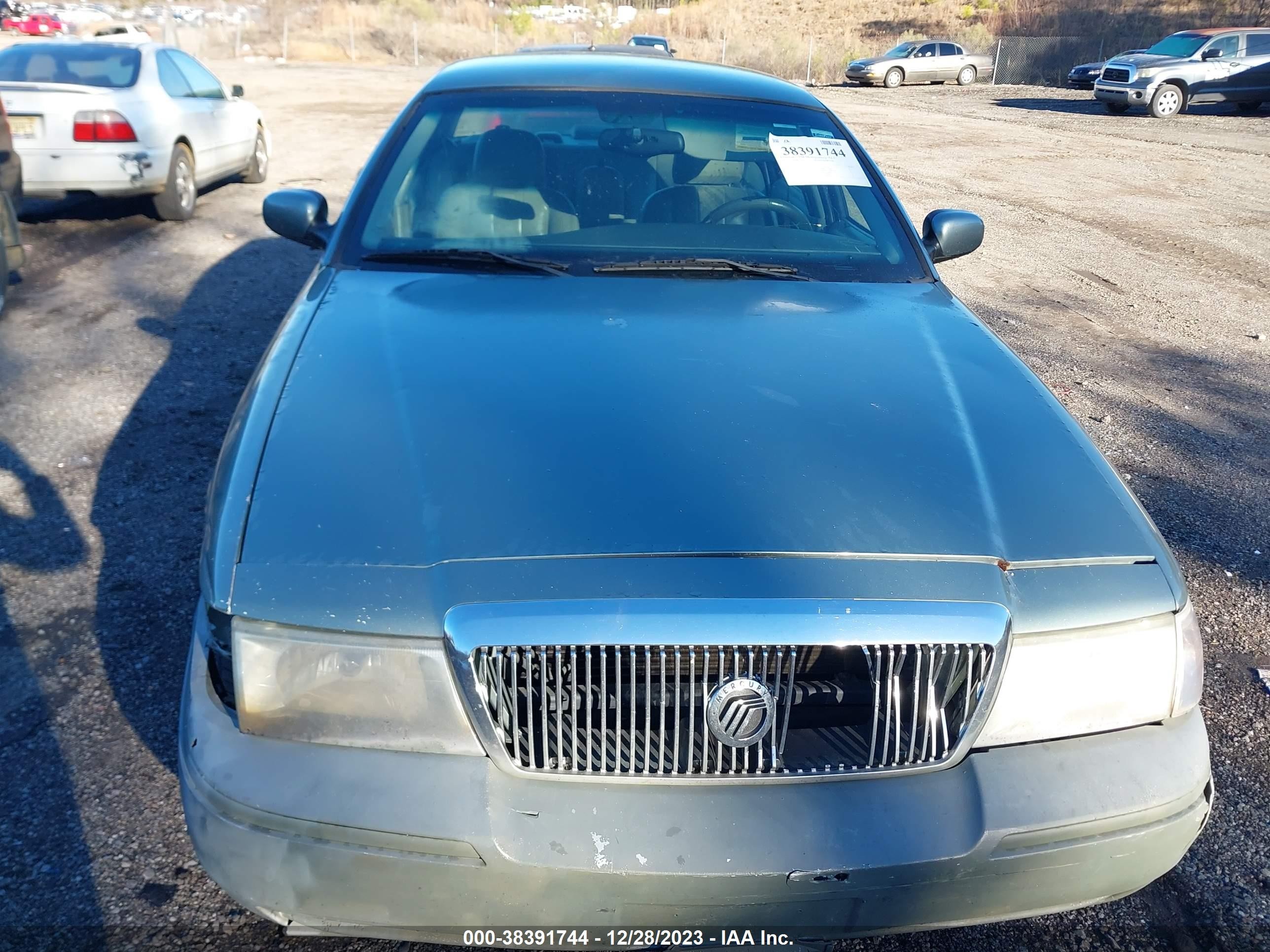 Photo 9 VIN: 2MEFM75W95X649842 - MERCURY GRAND MARQUIS 