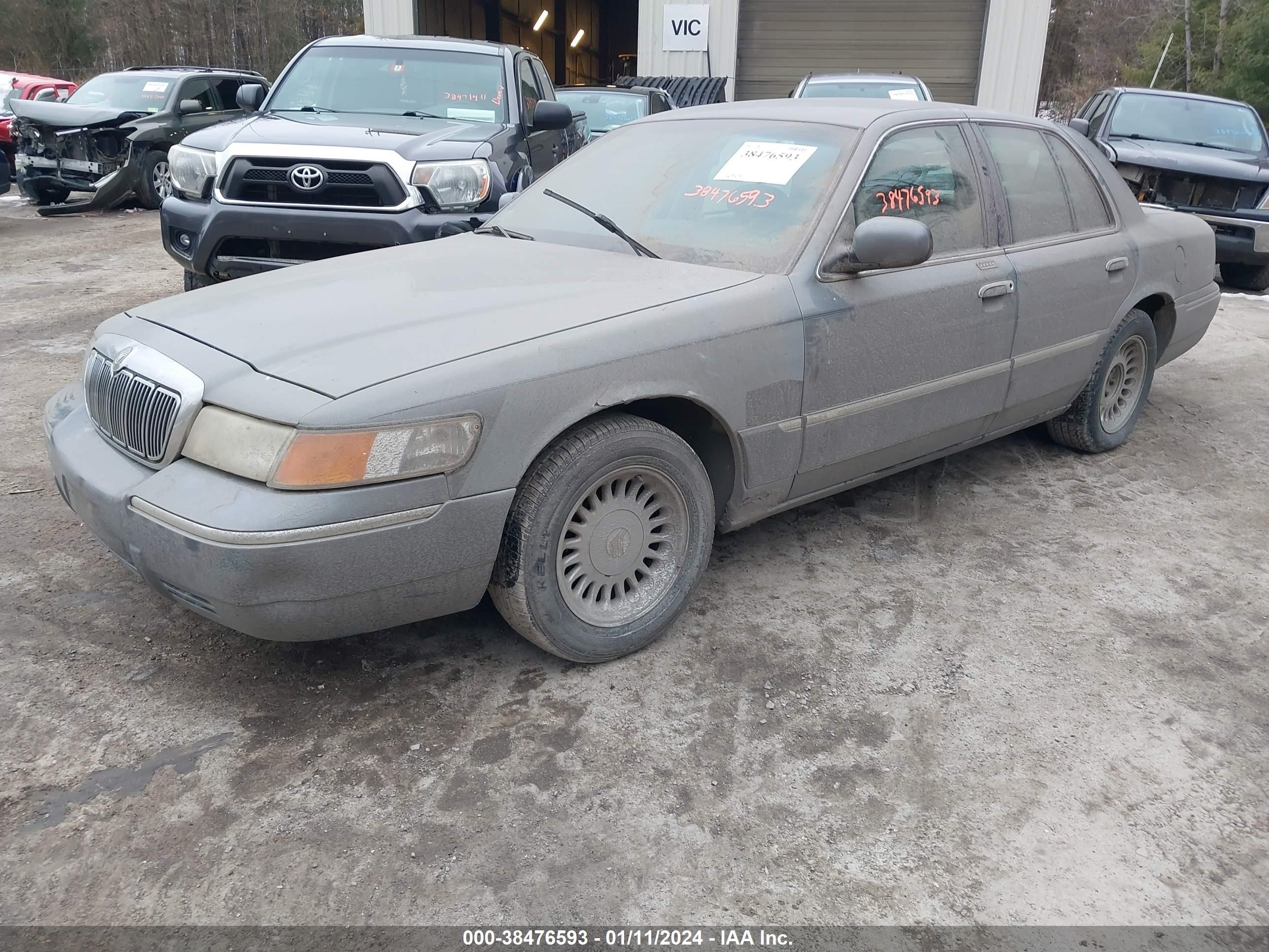 Photo 1 VIN: 2MEFM75W9YX622743 - MERCURY GRAND MARQUIS 