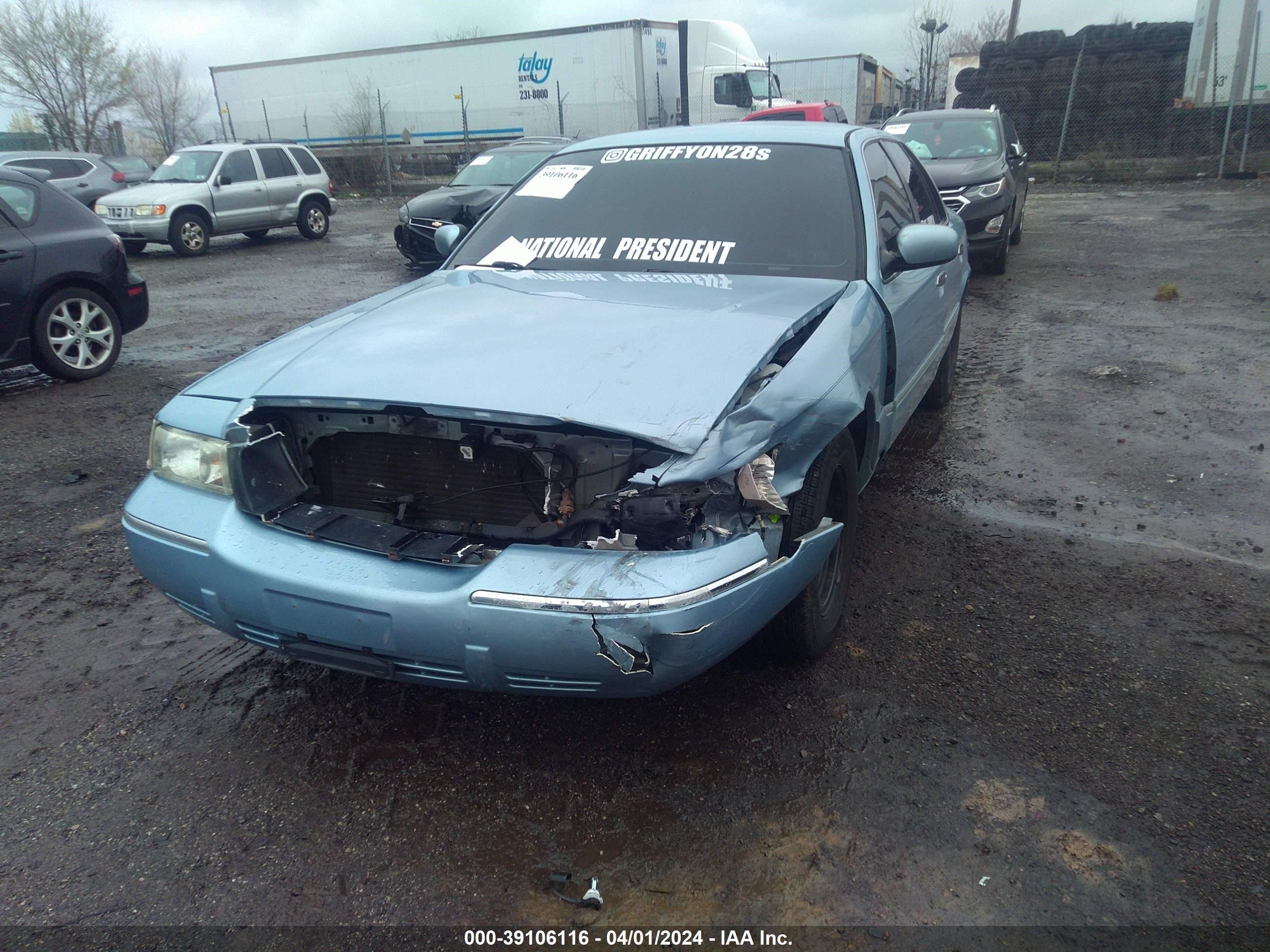 Photo 5 VIN: 2MEFM75W9YX717562 - MERCURY GRAND MARQUIS 