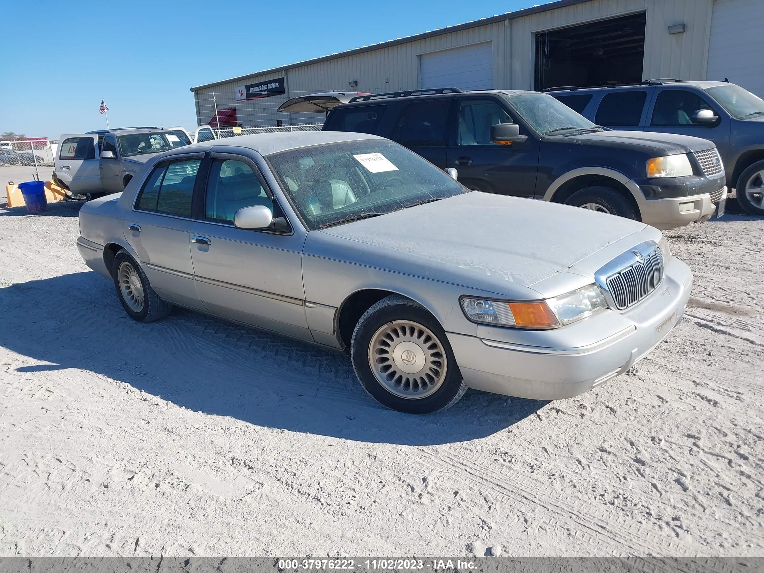 Photo 0 VIN: 2MEFM75W9YX718484 - MERCURY GRAND MARQUIS 