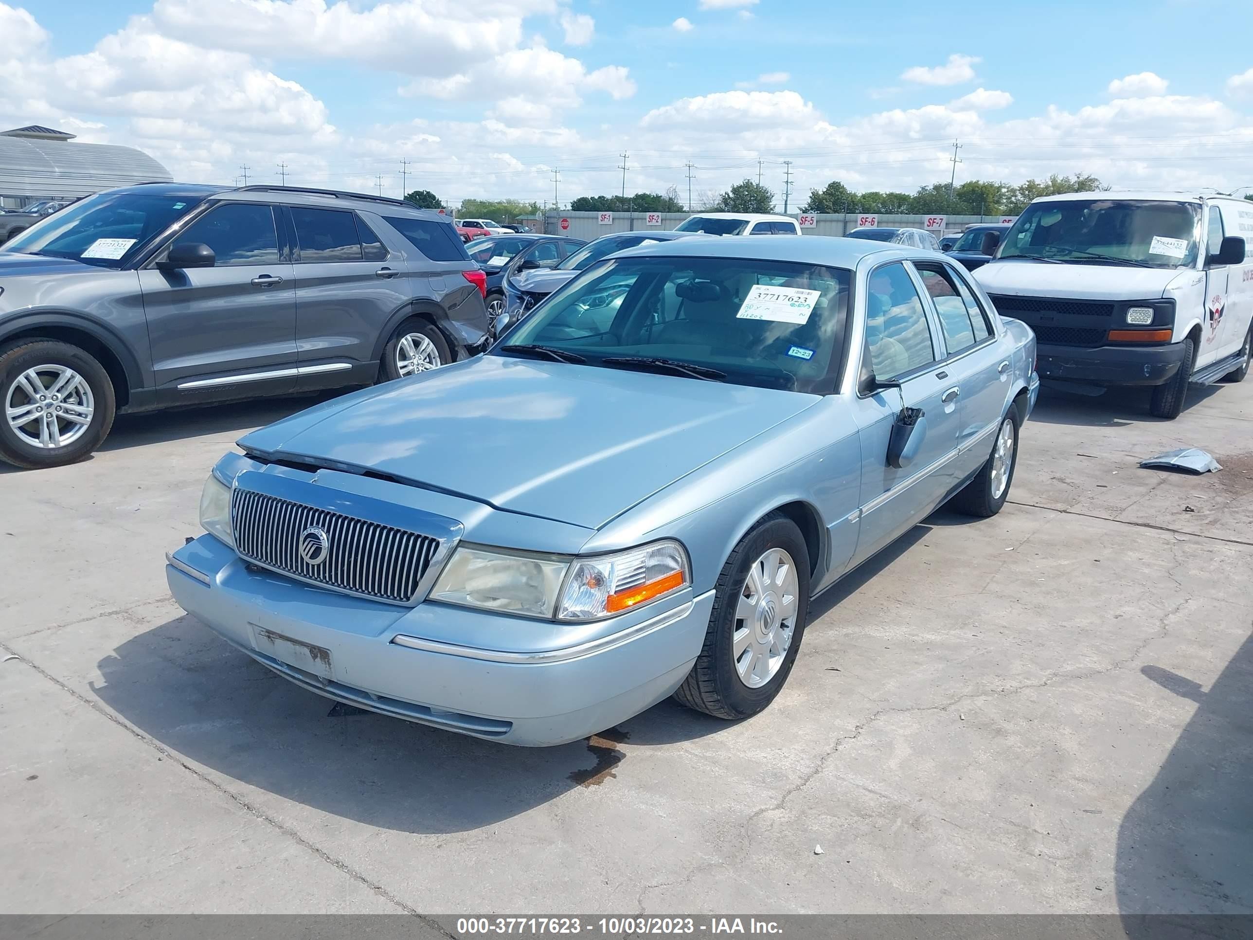 Photo 1 VIN: 2MEFM75WX3X693524 - MERCURY GRAND MARQUIS 