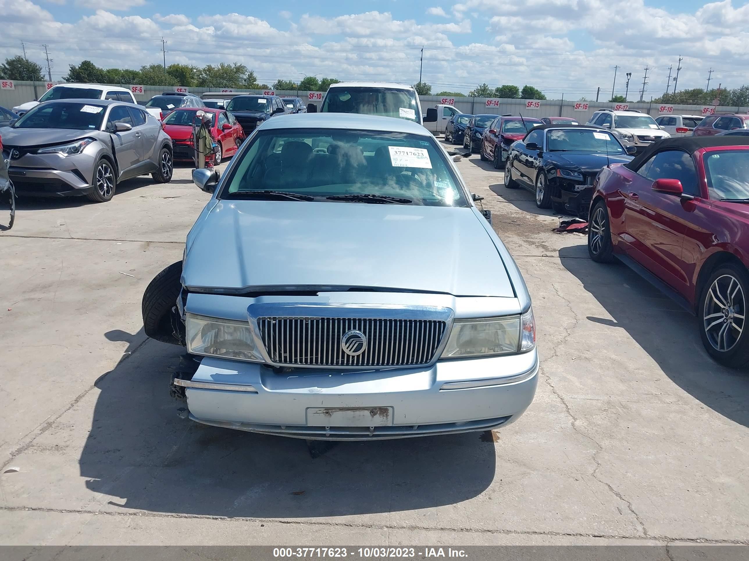 Photo 12 VIN: 2MEFM75WX3X693524 - MERCURY GRAND MARQUIS 