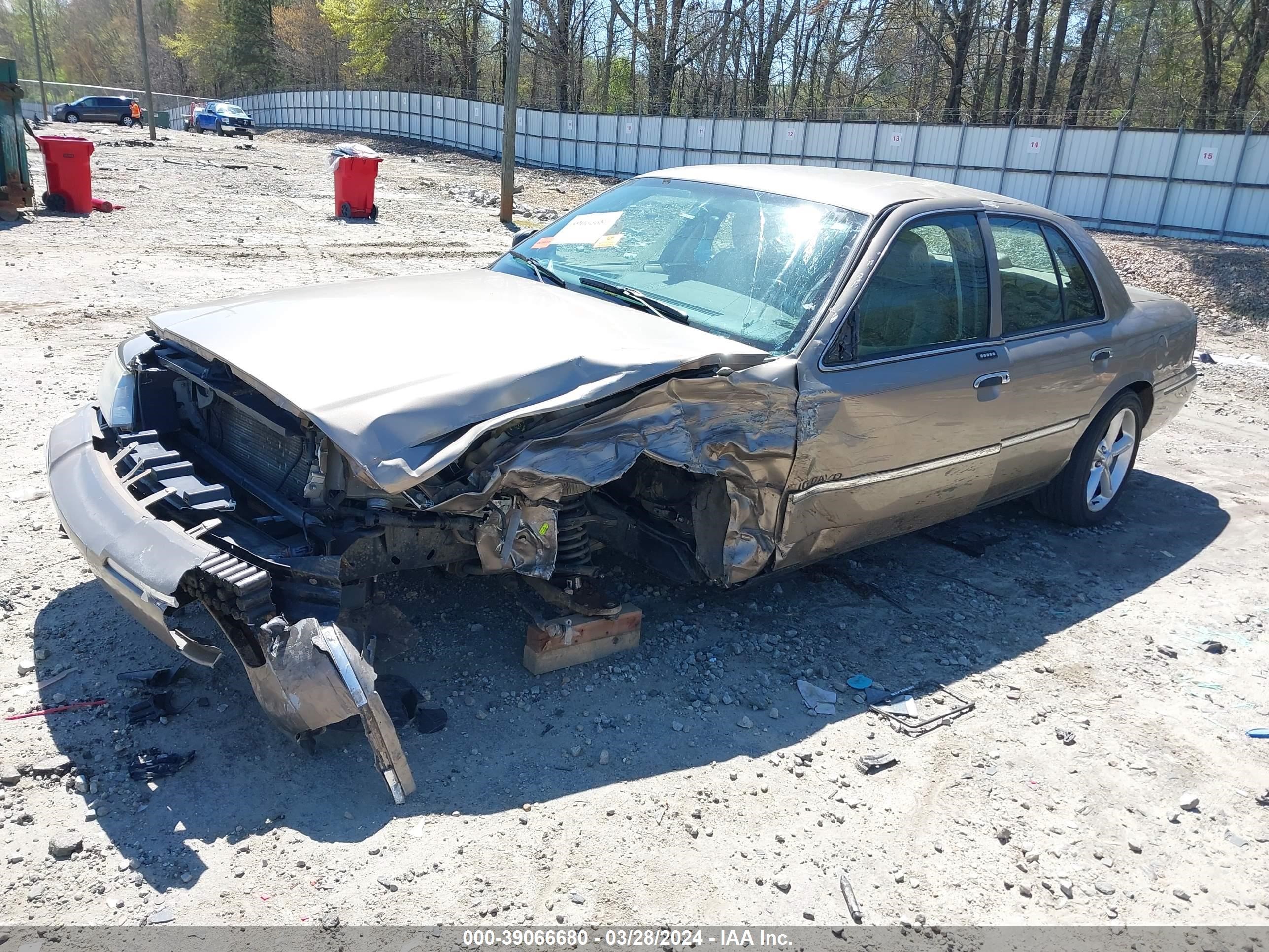 Photo 1 VIN: 2MEFM75WX4X630859 - MERCURY GRAND MARQUIS 