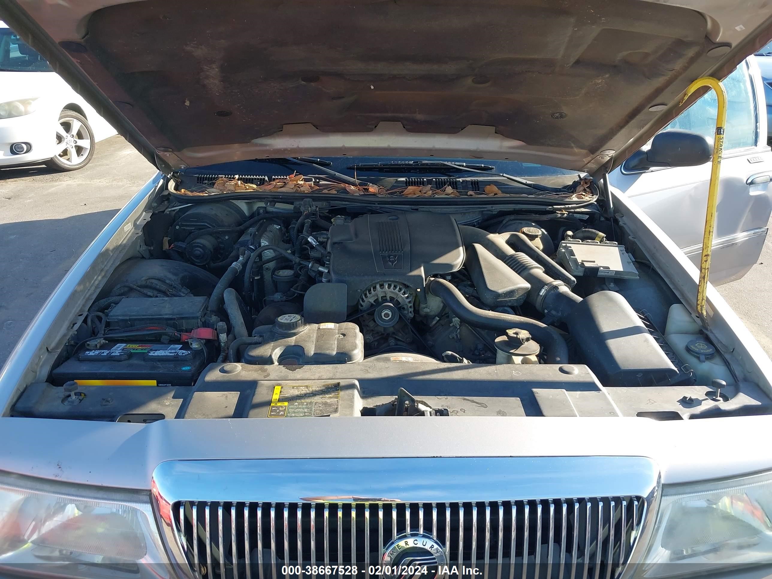 Photo 9 VIN: 2MEFM75WX5X649817 - MERCURY GRAND MARQUIS 