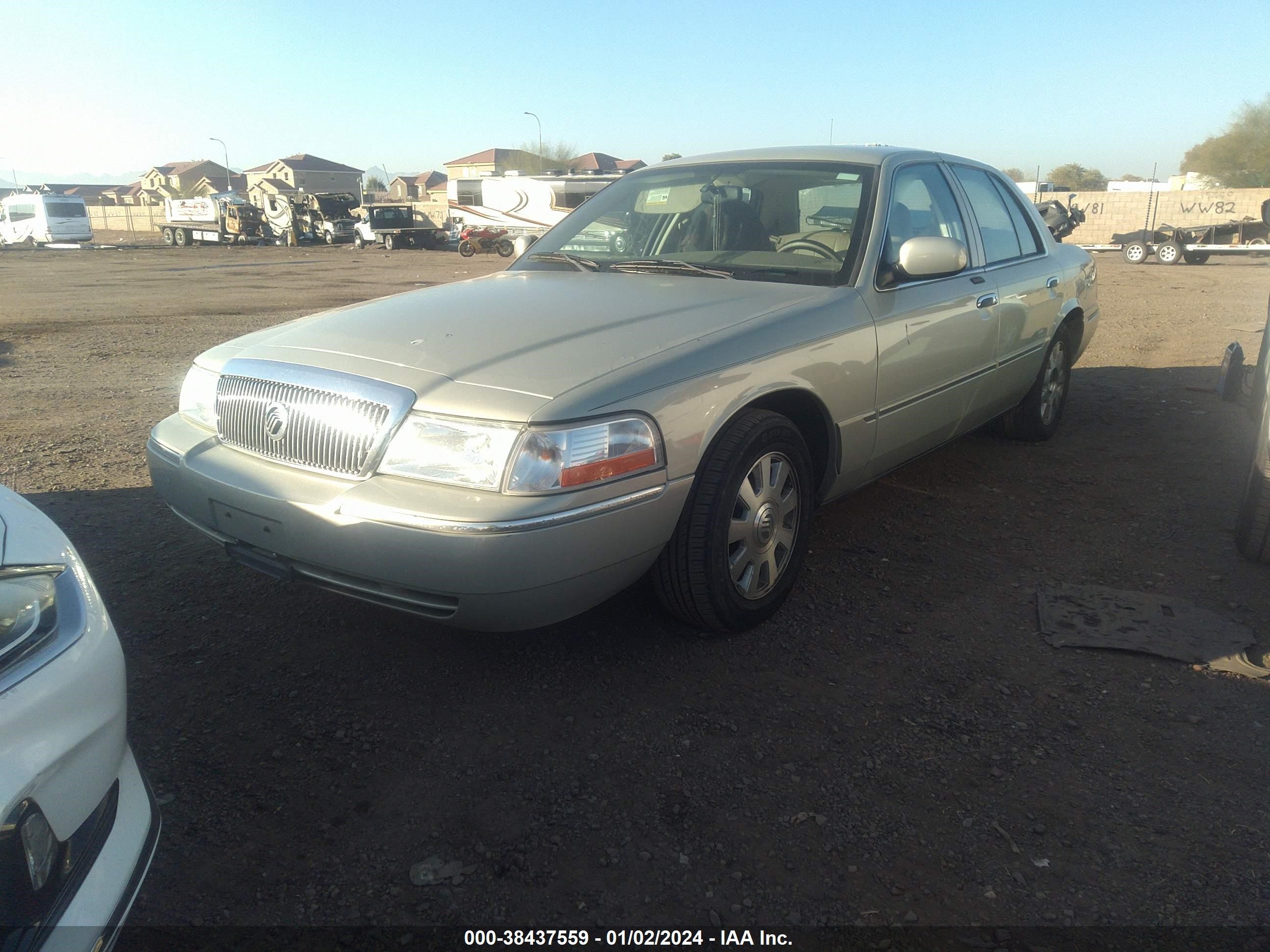 Photo 1 VIN: 2MEFM75WX5X654175 - MERCURY GRAND MARQUIS 