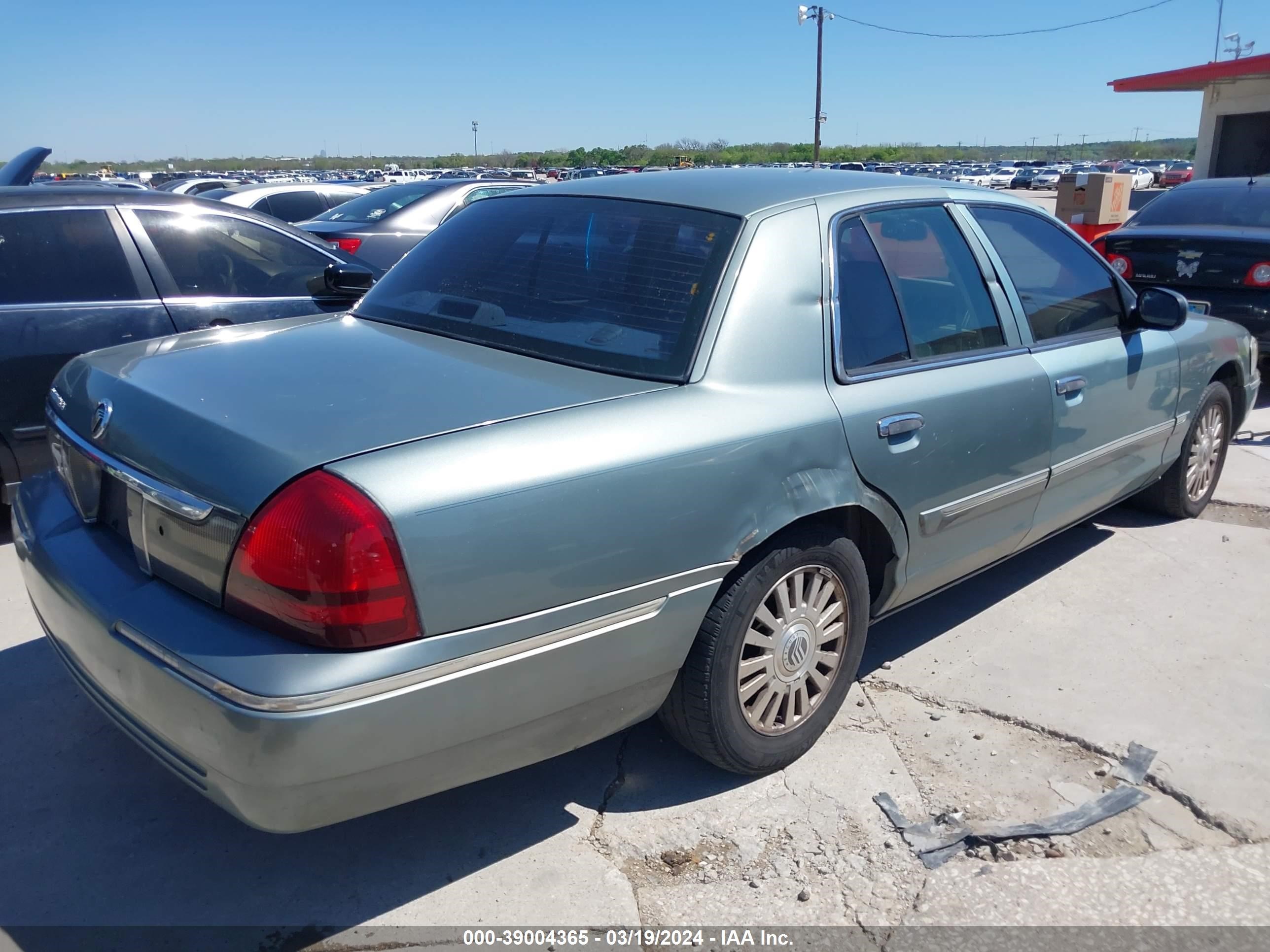 Photo 3 VIN: 2MEHM75V06X610400 - MERCURY GRAND MARQUIS 