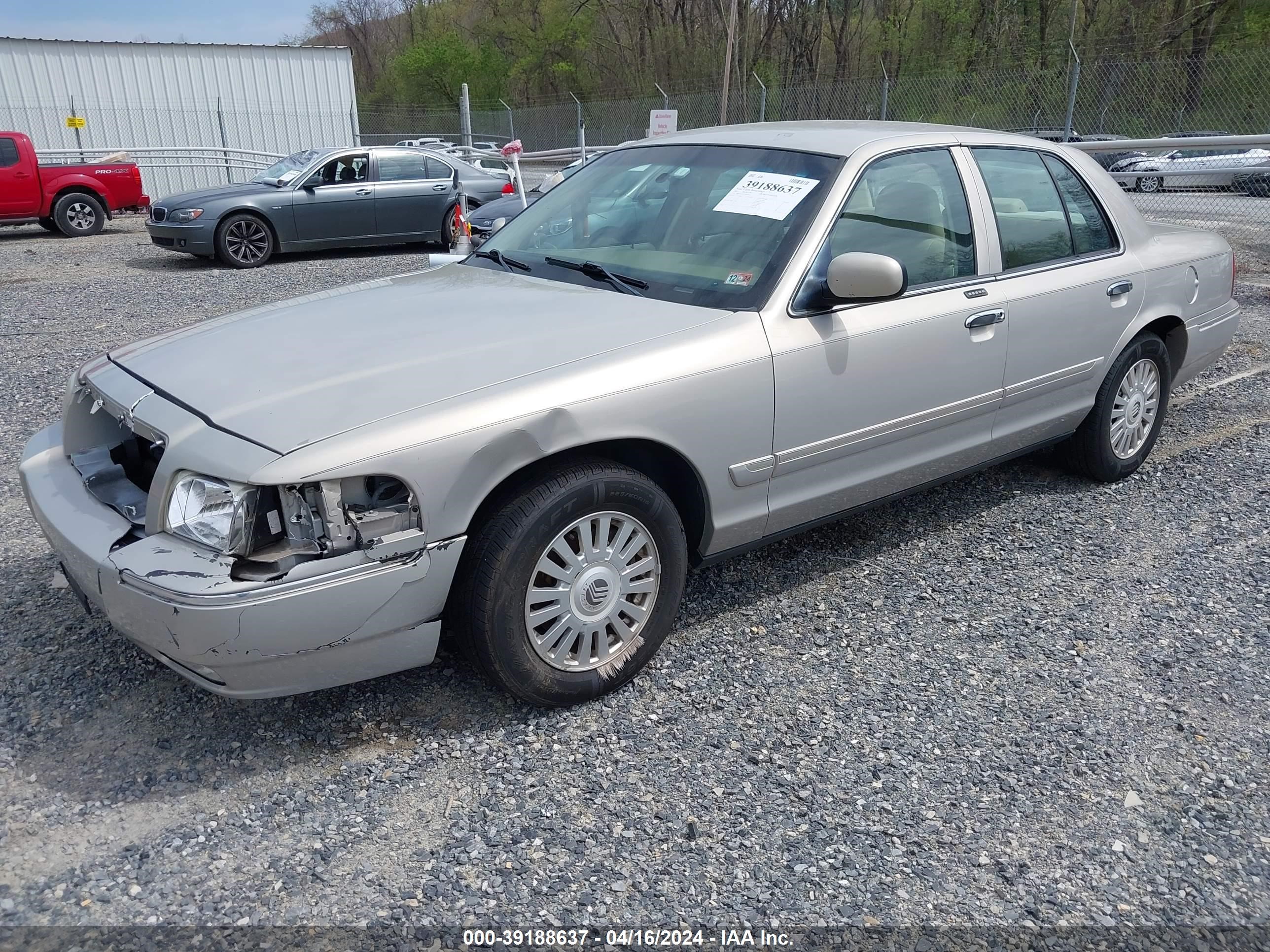 Photo 1 VIN: 2MEHM75V17X609628 - MERCURY GRAND MARQUIS 