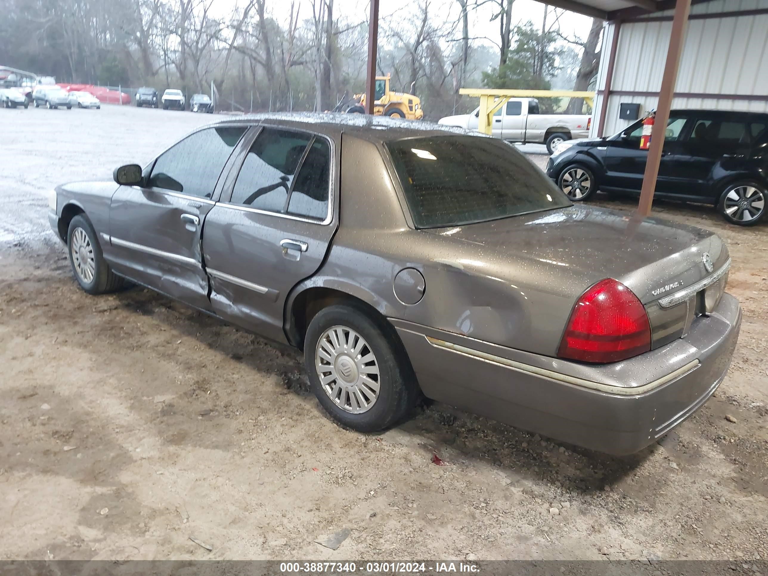 Photo 2 VIN: 2MEHM75V27X637017 - MERCURY GRAND MARQUIS 