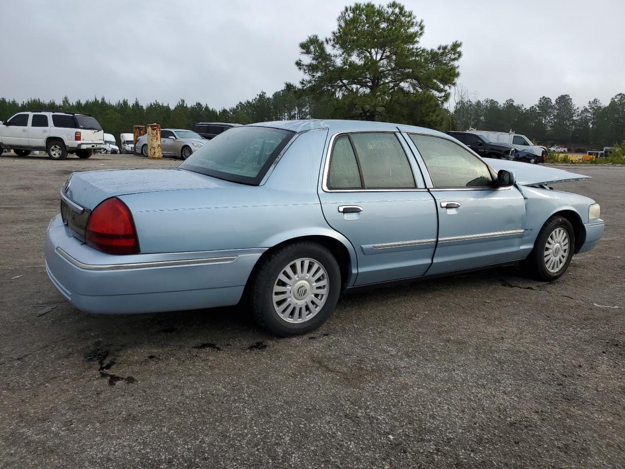 Photo 2 VIN: 2MEHM75V28X613558 - MERCURY GRAND MARQUIS 