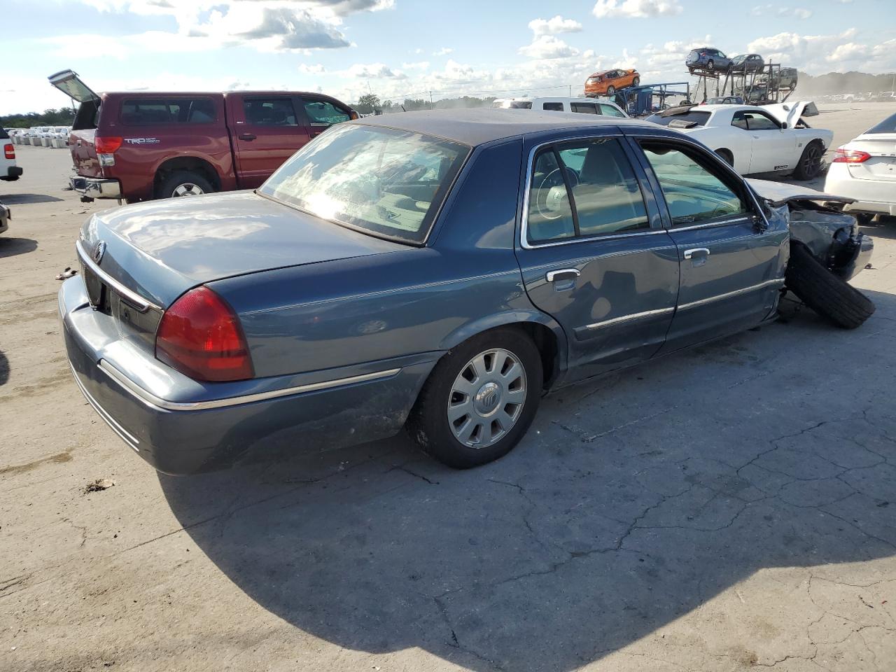 Photo 2 VIN: 2MEHM75V38X626979 - MERCURY GRAND MARQUIS 