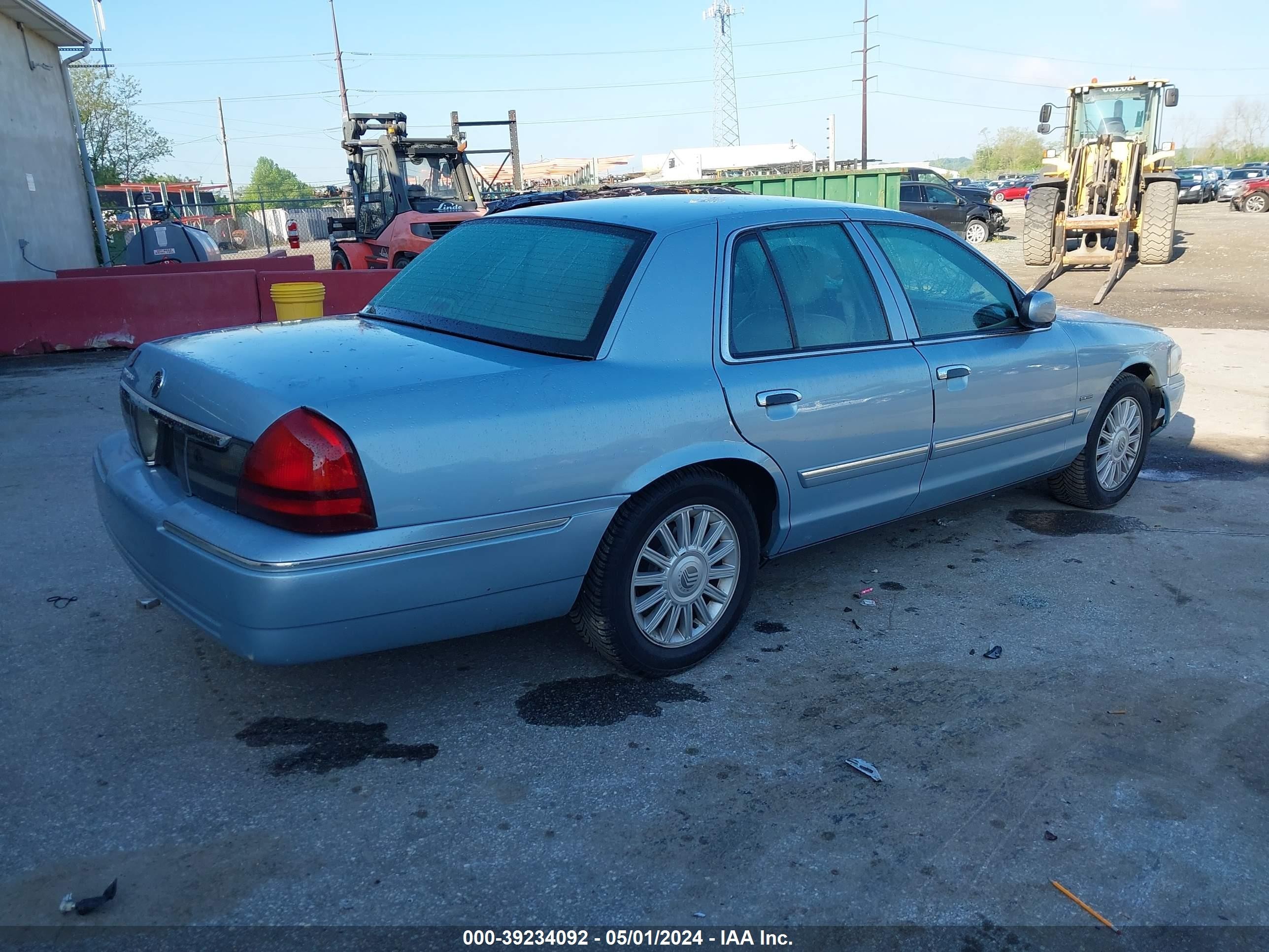 Photo 3 VIN: 2MEHM75V59X626998 - MERCURY GRAND MARQUIS 