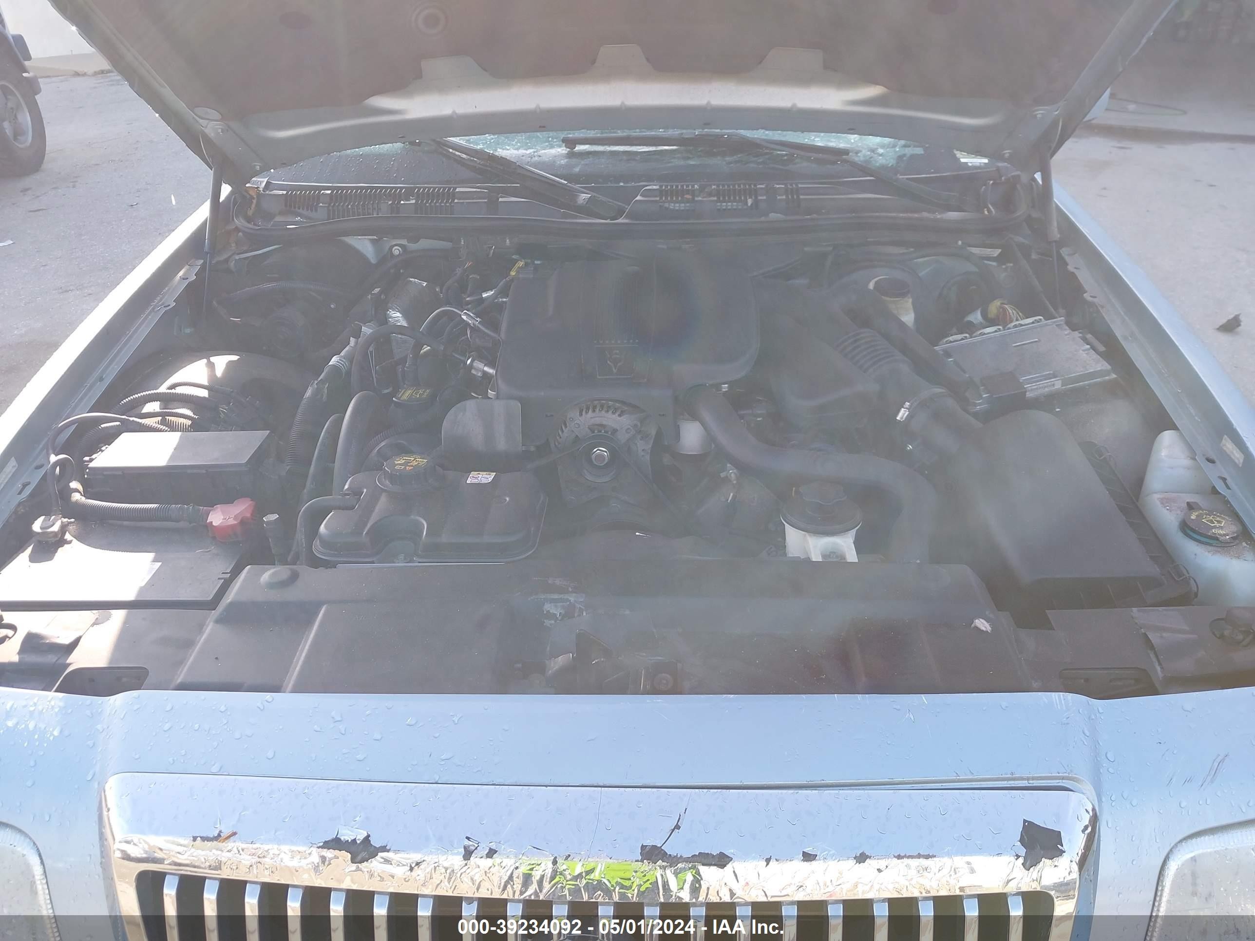 Photo 9 VIN: 2MEHM75V59X626998 - MERCURY GRAND MARQUIS 