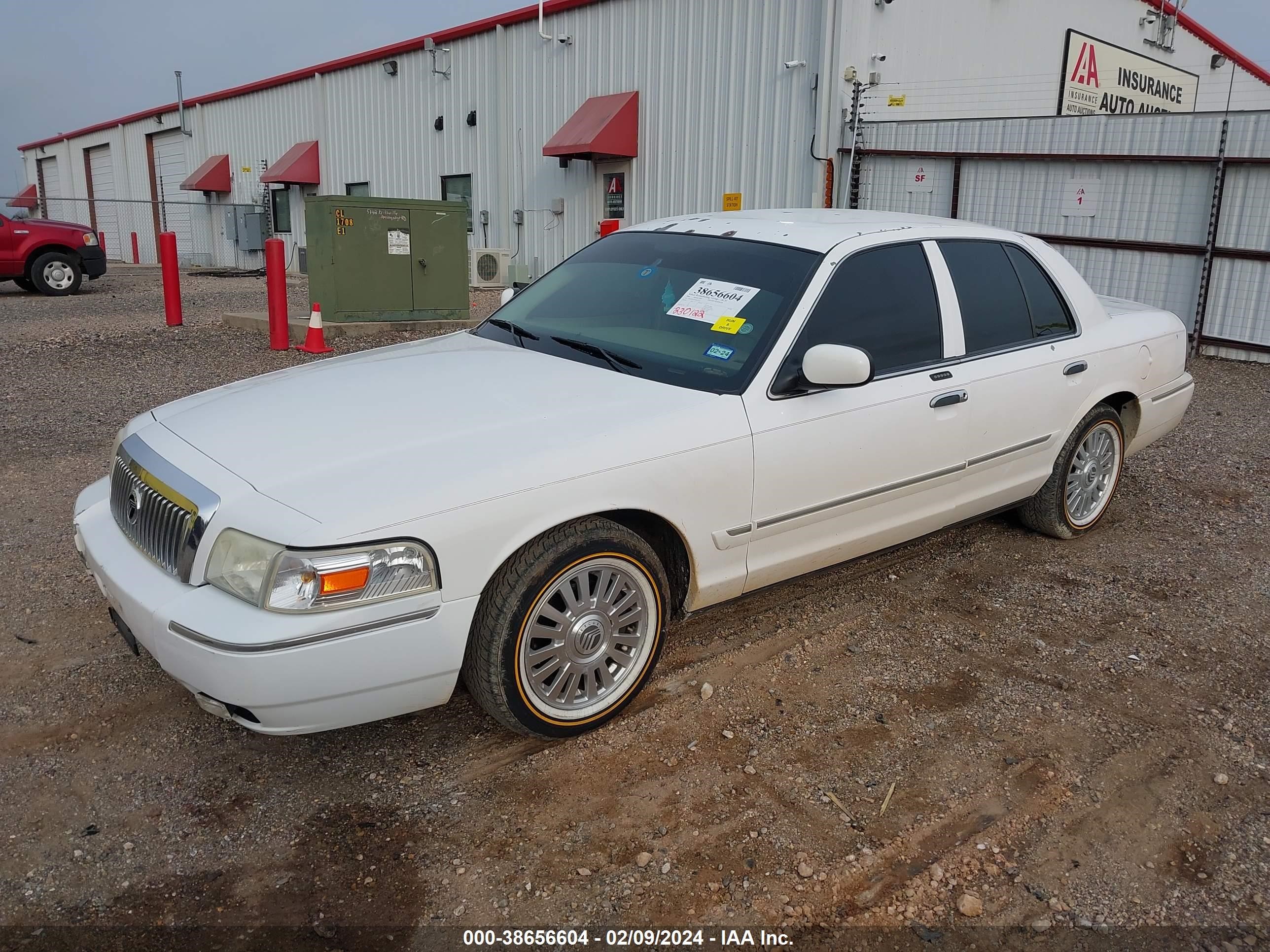 Photo 1 VIN: 2MEHM75V66X615312 - MERCURY GRAND MARQUIS 