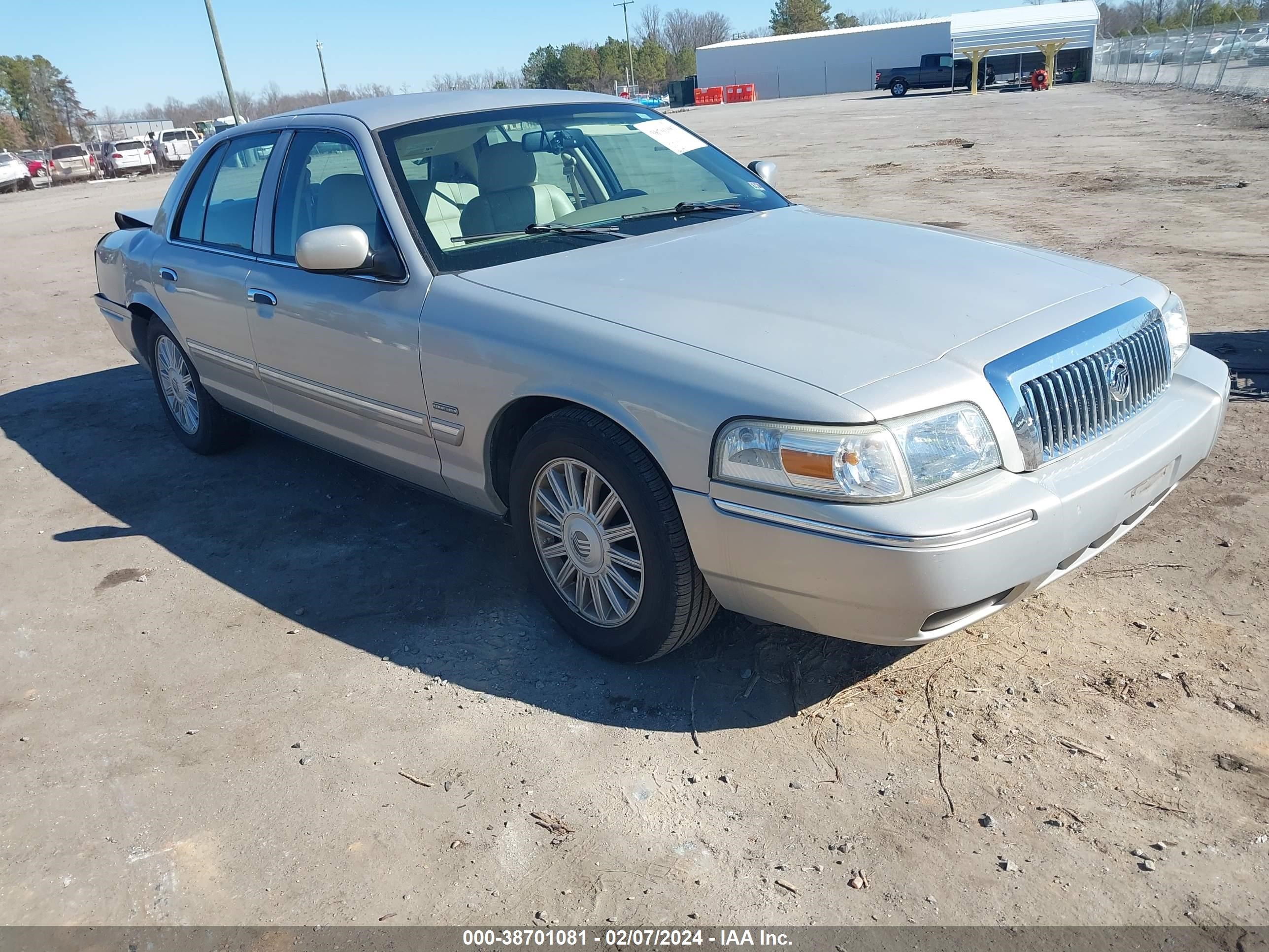 Photo 0 VIN: 2MEHM75V69X630719 - MERCURY GRAND MARQUIS 