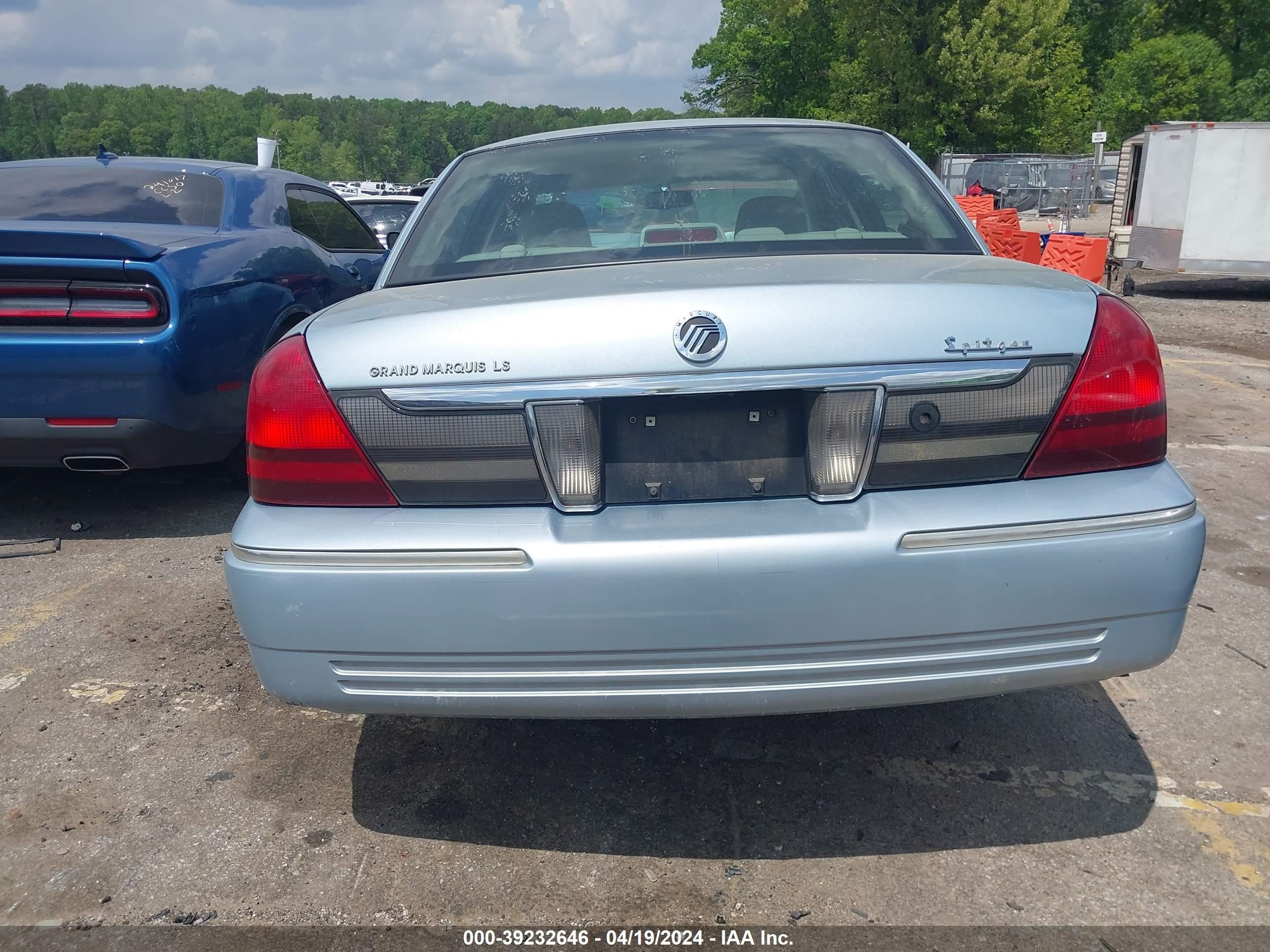 Photo 15 VIN: 2MEHM75V79X610205 - MERCURY GRAND MARQUIS 