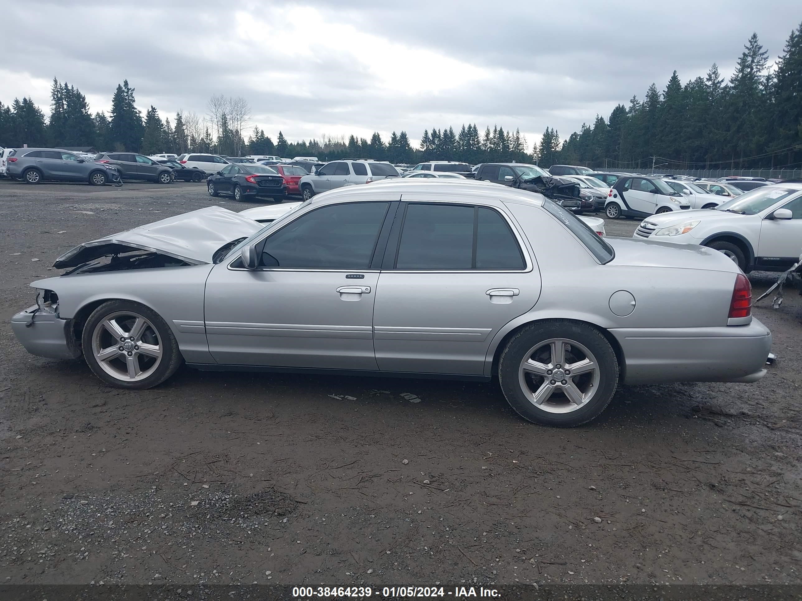 Photo 14 VIN: 2MEHM75V83X706500 - MERCURY MARAUDER 