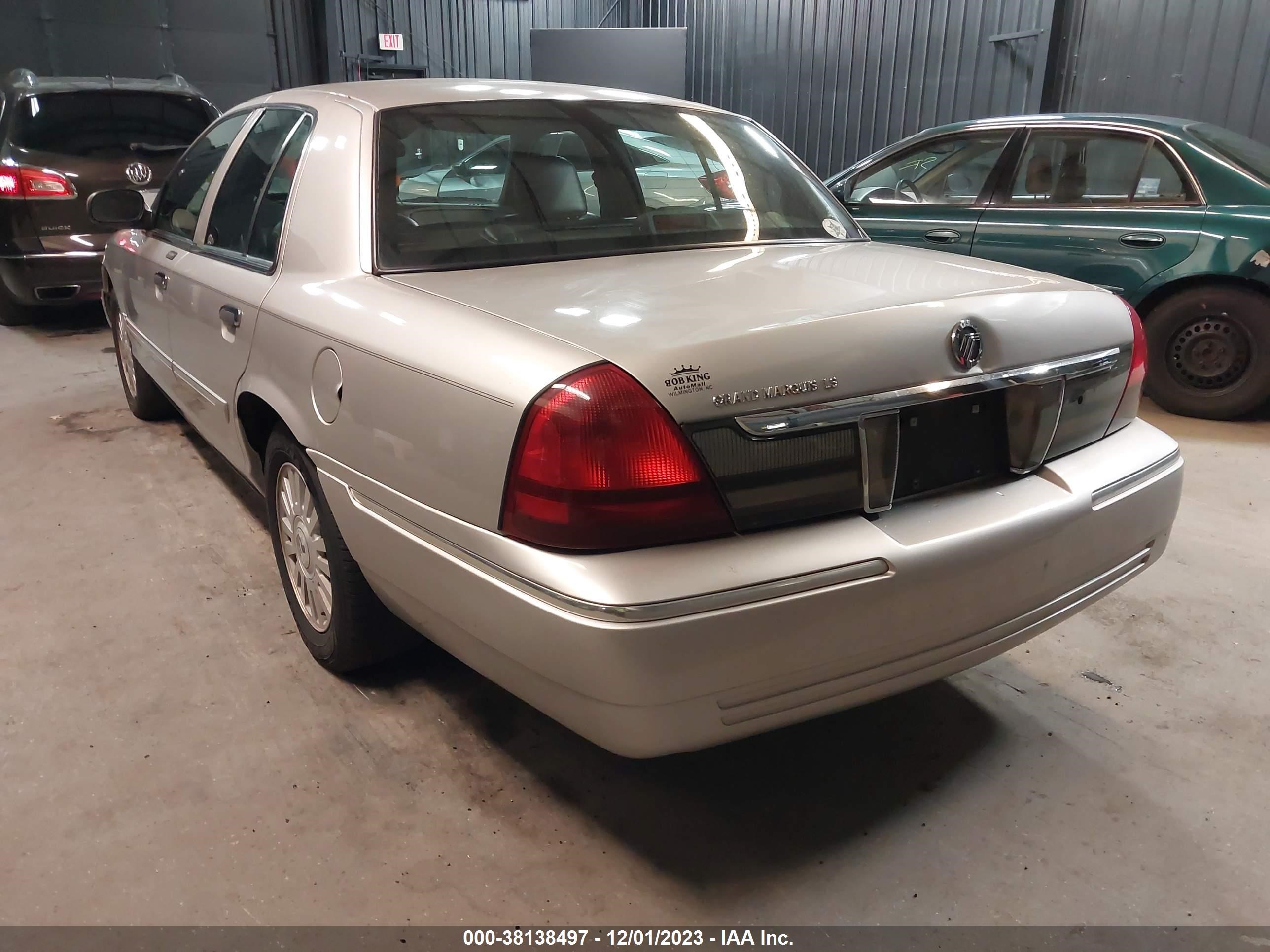 Photo 2 VIN: 2MEHM75V86X616008 - MERCURY GRAND MARQUIS 