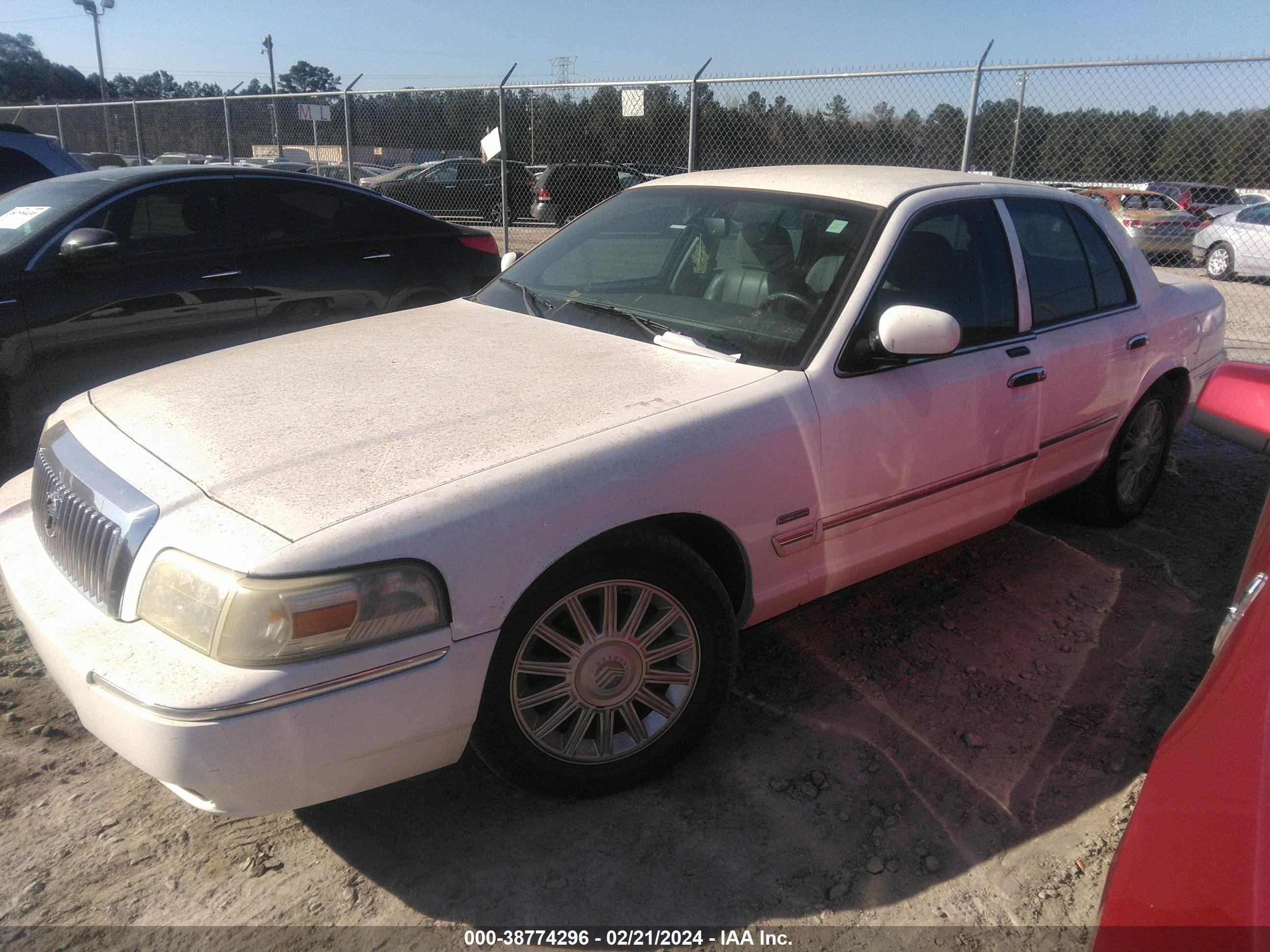 Photo 1 VIN: 2MEHM75V89X610357 - MERCURY GRAND MARQUIS 