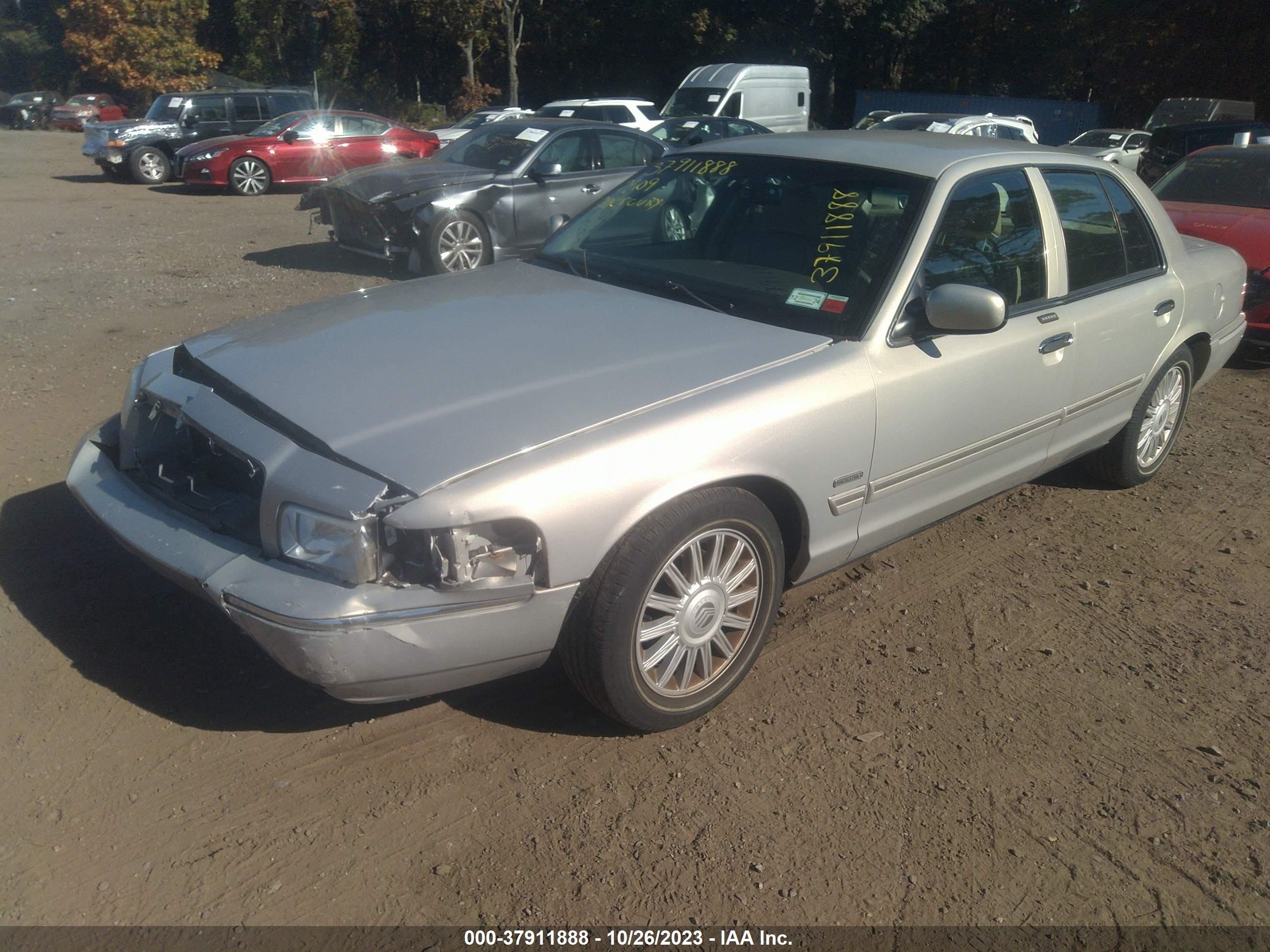 Photo 1 VIN: 2MEHM75V89X626347 - MERCURY GRAND MARQUIS 