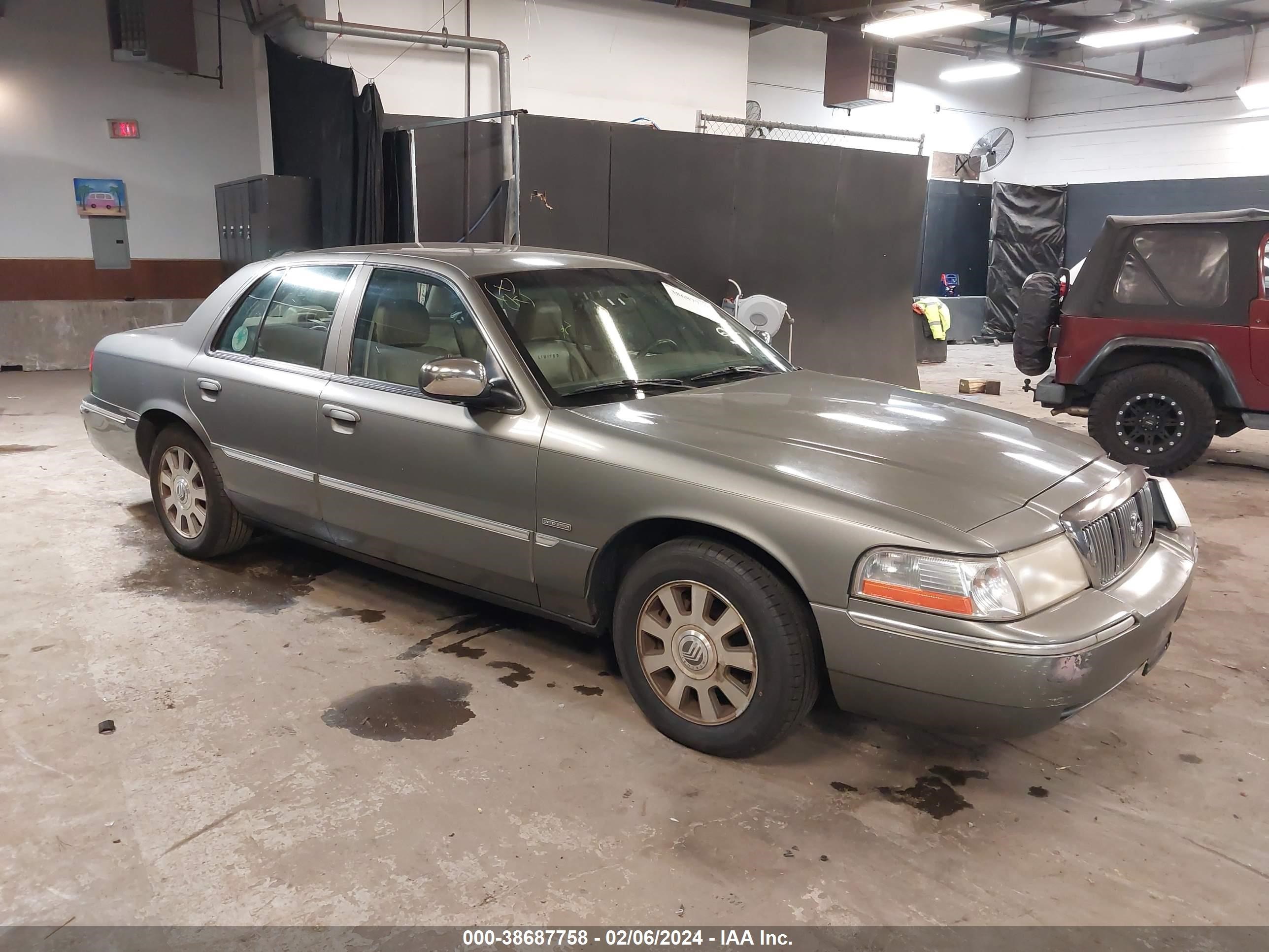 Photo 0 VIN: 2MEHM75W03X667586 - MERCURY GRAND MARQUIS 