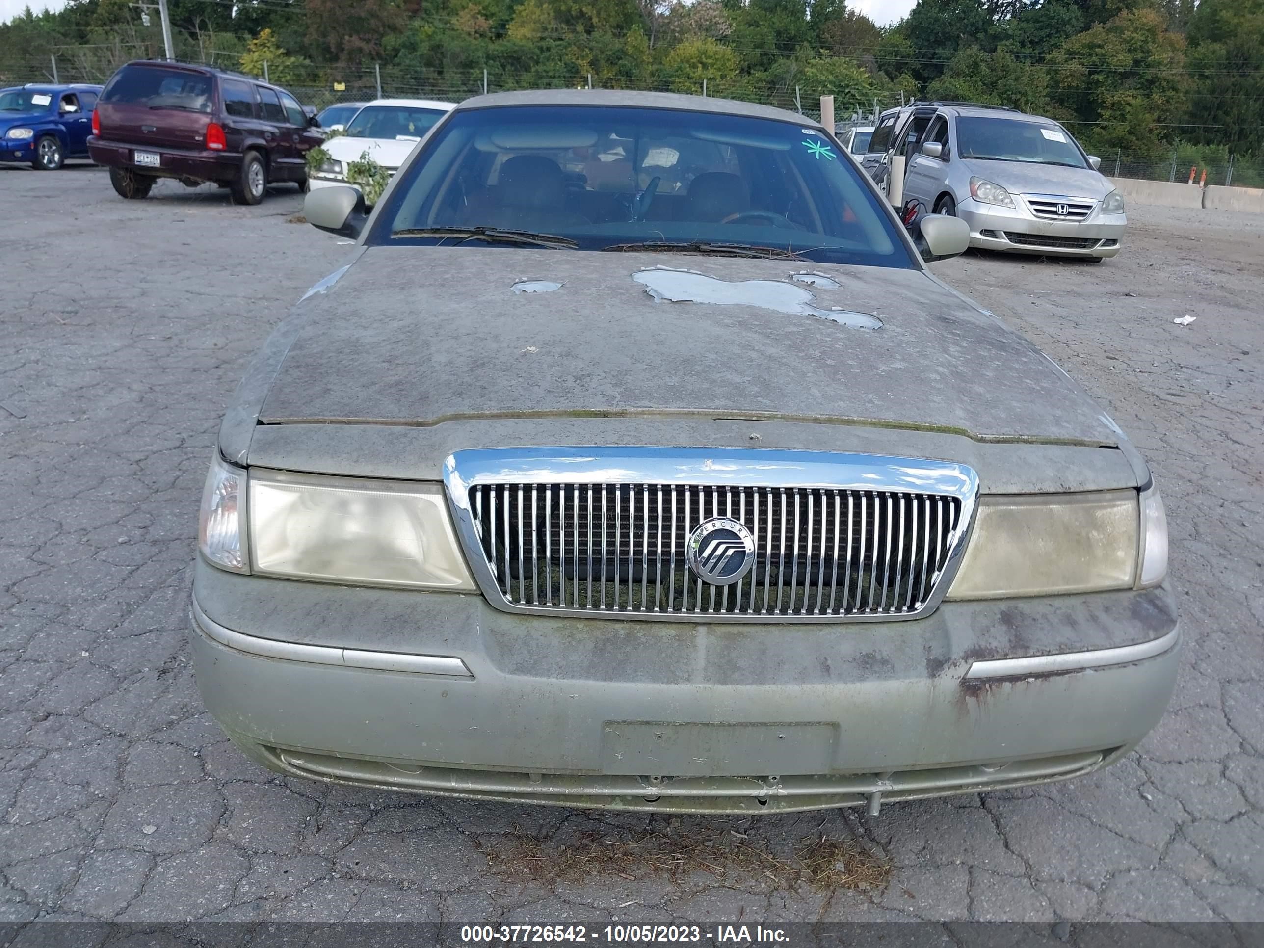 Photo 5 VIN: 2MEHM75W03X683299 - MERCURY GRAND MARQUIS 