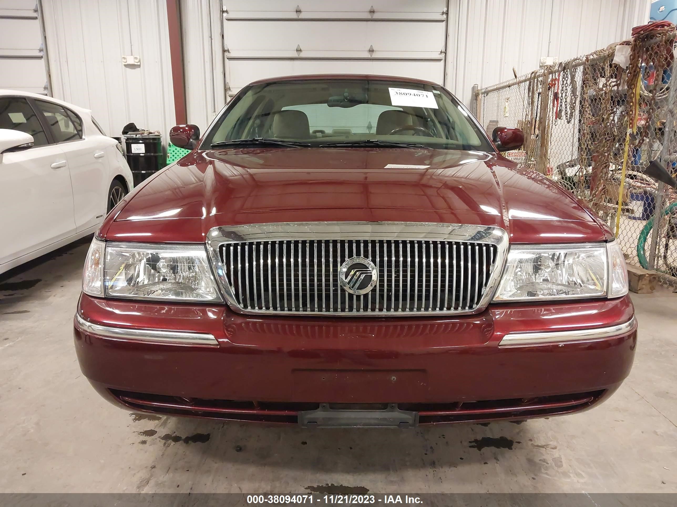 Photo 11 VIN: 2MEHM75W04X671638 - MERCURY GRAND MARQUIS 