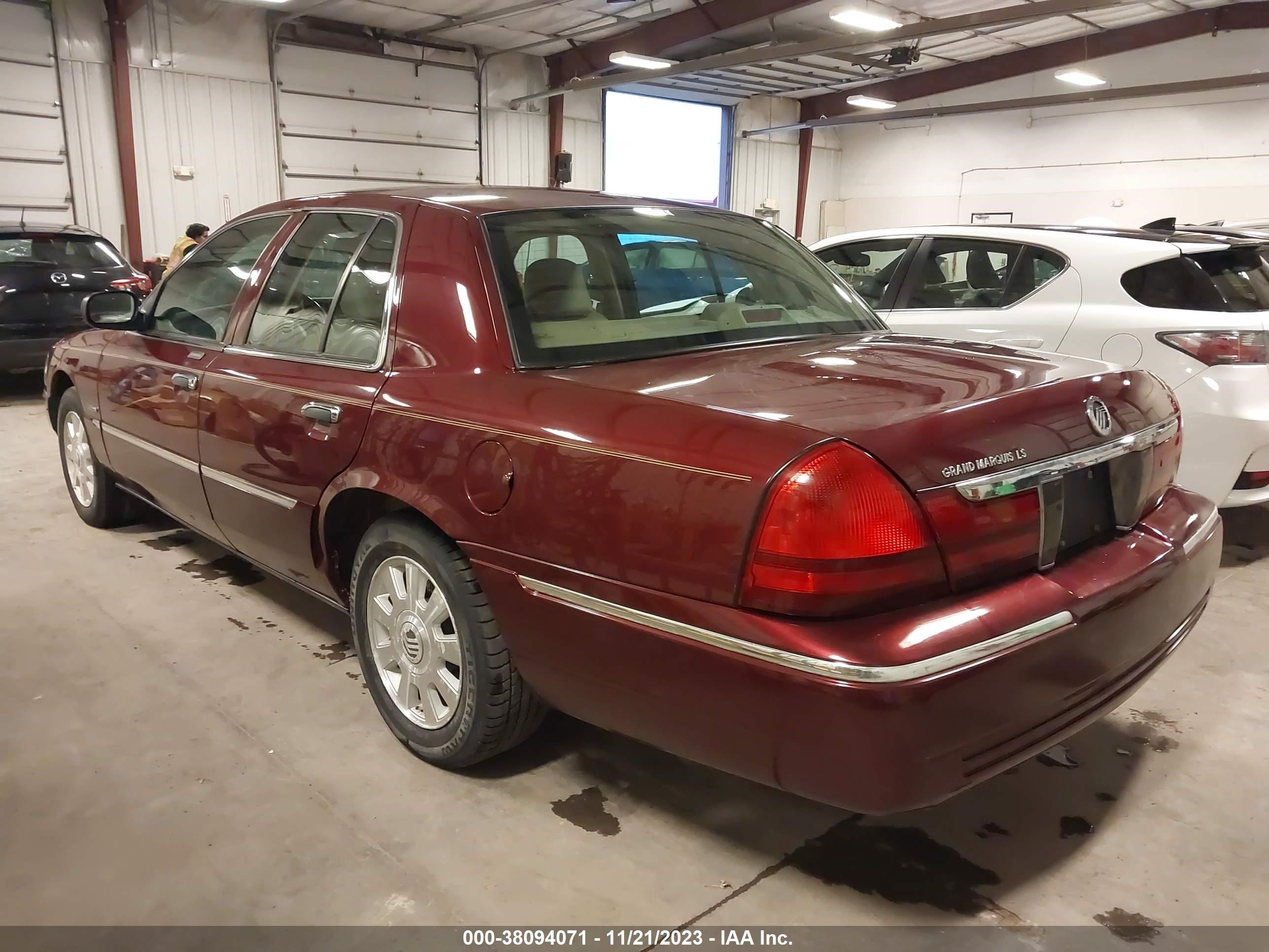 Photo 2 VIN: 2MEHM75W04X671638 - MERCURY GRAND MARQUIS 