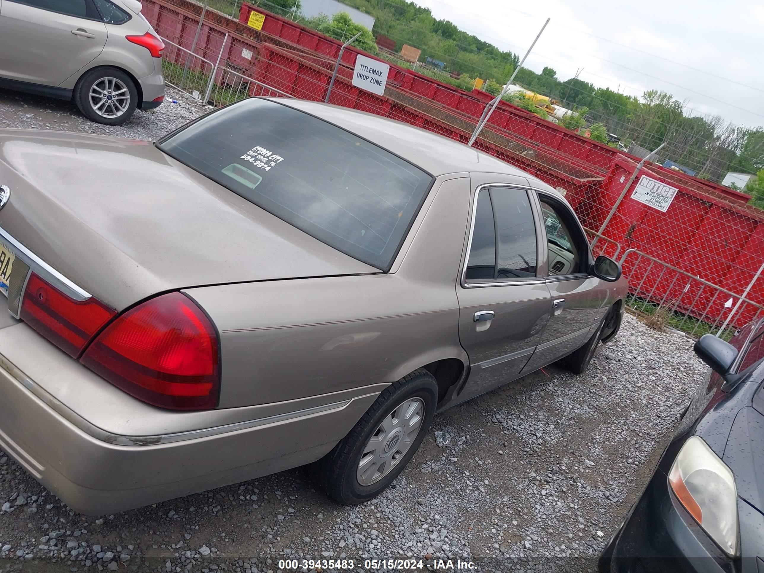 Photo 3 VIN: 2MEHM75W14X657974 - MERCURY GRAND MARQUIS 