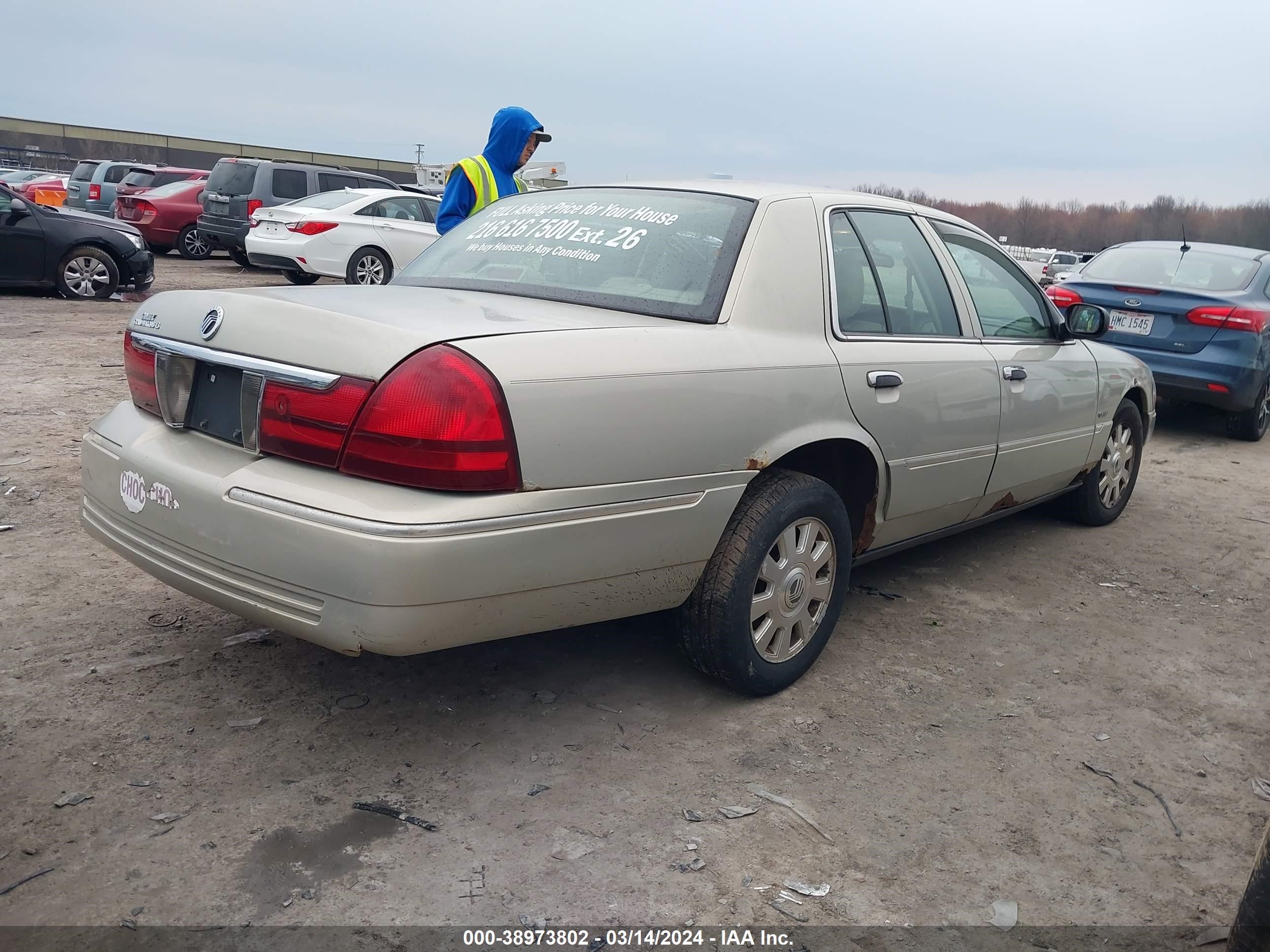 Photo 3 VIN: 2MEHM75W14X697651 - MERCURY GRAND MARQUIS 