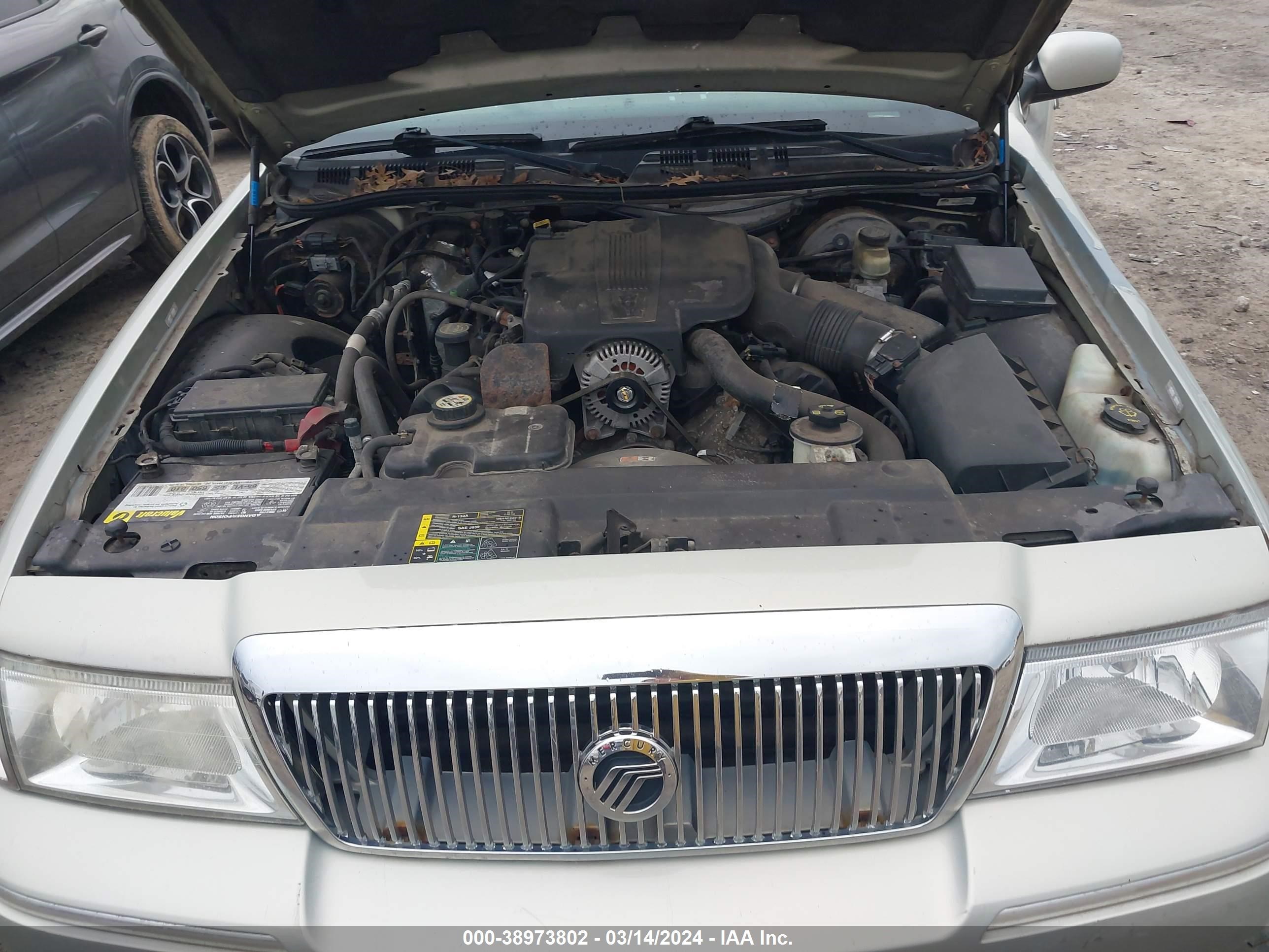 Photo 9 VIN: 2MEHM75W14X697651 - MERCURY GRAND MARQUIS 