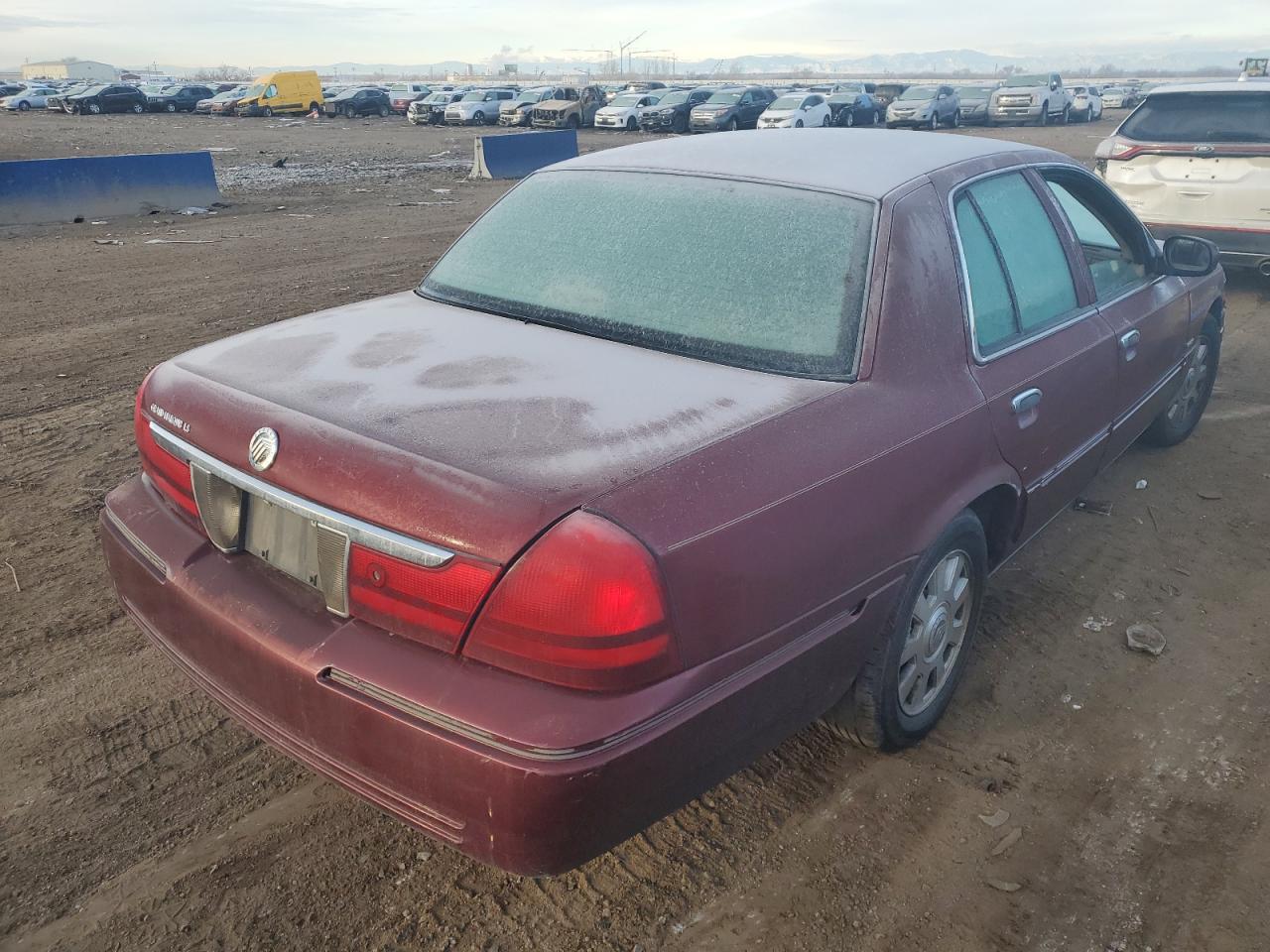 Photo 2 VIN: 2MEHM75W24X676484 - MERCURY GRAND MARQUIS 