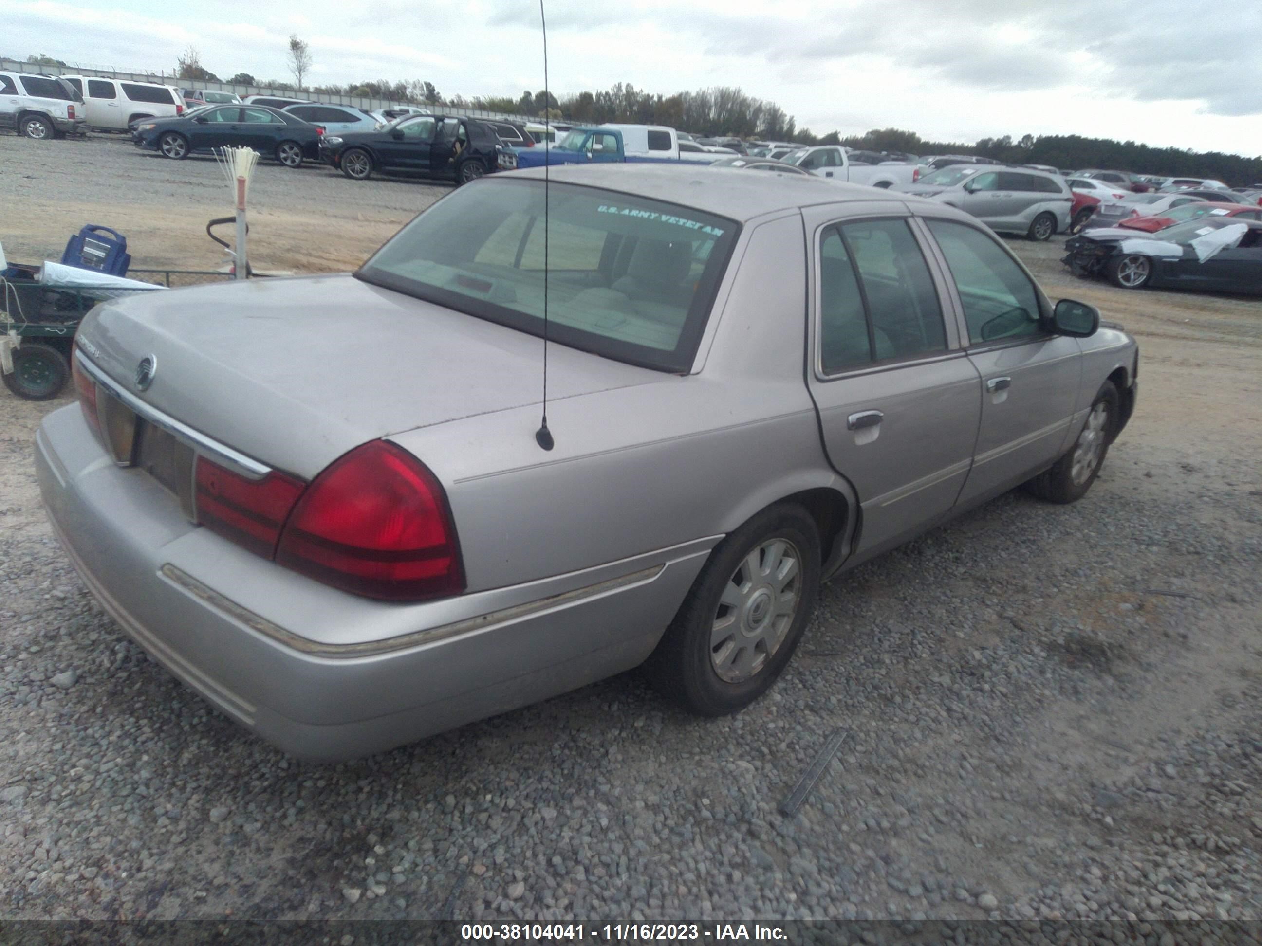 Photo 3 VIN: 2MEHM75W25X630042 - MERCURY GRAND MARQUIS 