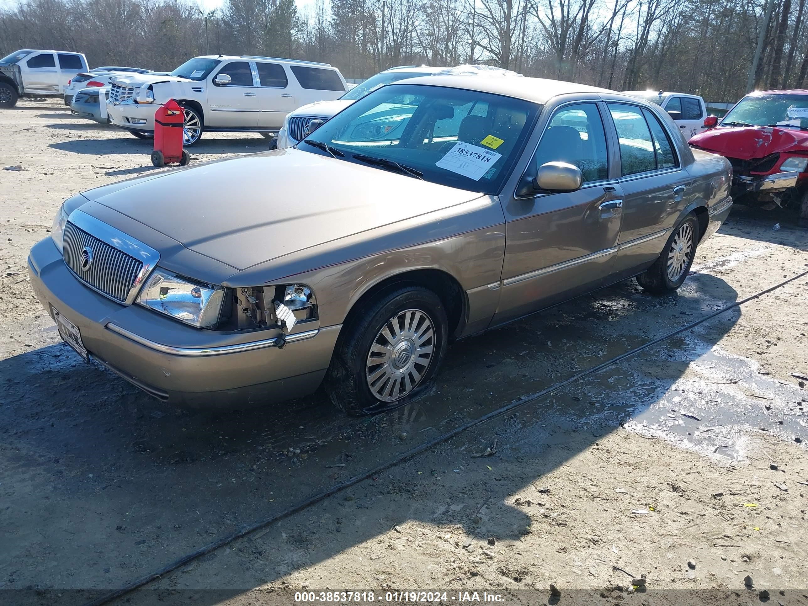 Photo 1 VIN: 2MEHM75W25X639307 - MERCURY GRAND MARQUIS 