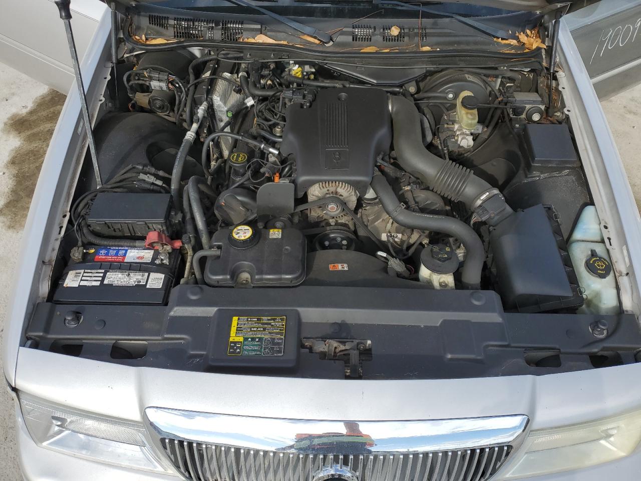 Photo 10 VIN: 2MEHM75W34X639914 - MERCURY GRAND MARQUIS 