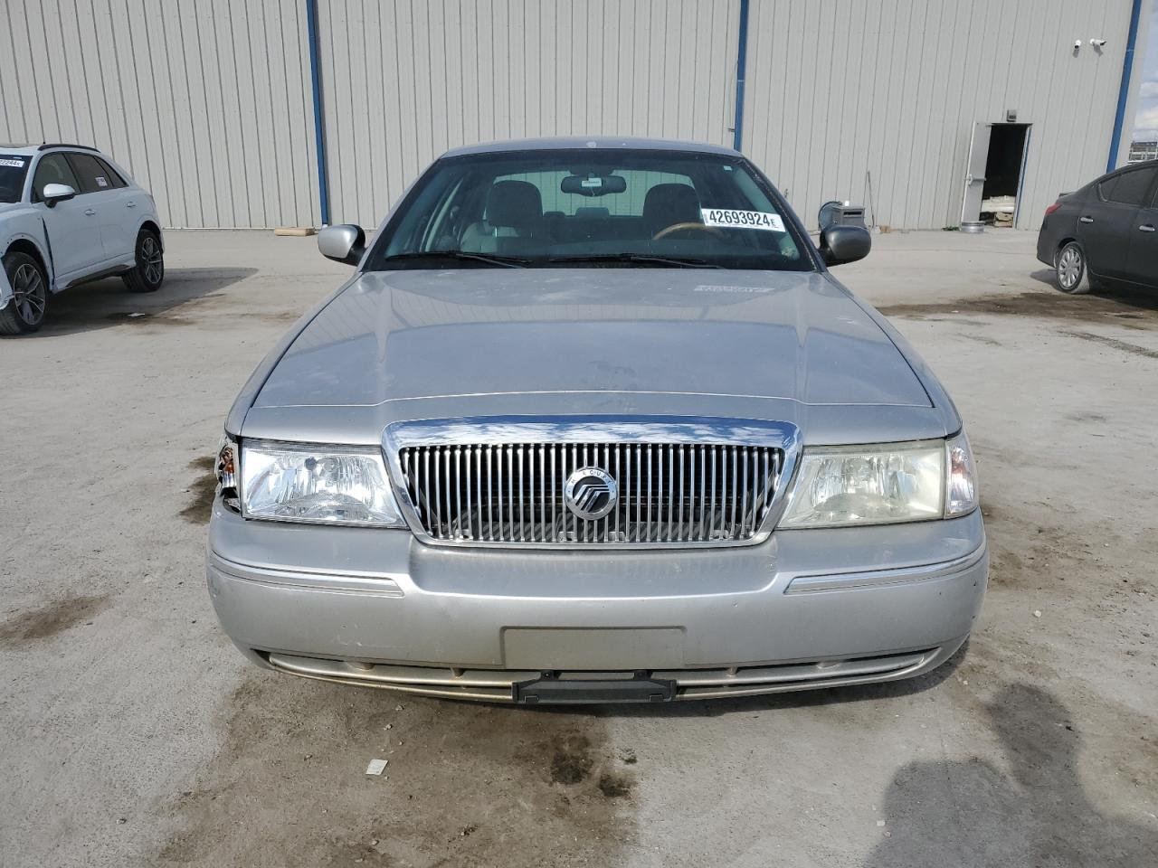 Photo 4 VIN: 2MEHM75W34X639914 - MERCURY GRAND MARQUIS 