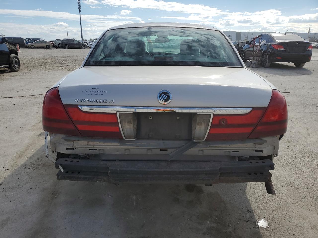 Photo 5 VIN: 2MEHM75W34X639914 - MERCURY GRAND MARQUIS 