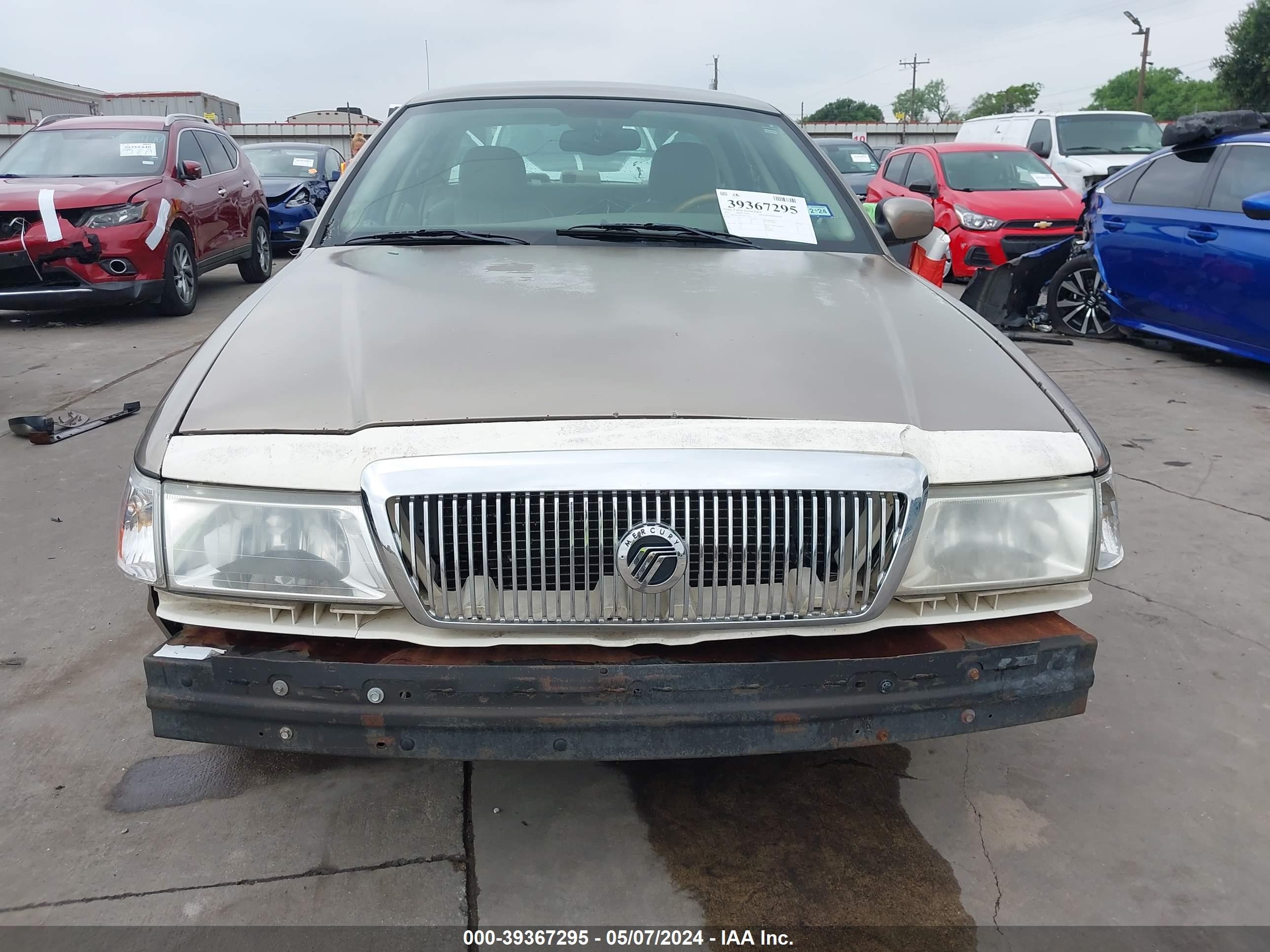 Photo 12 VIN: 2MEHM75W35X673479 - MERCURY GRAND MARQUIS 