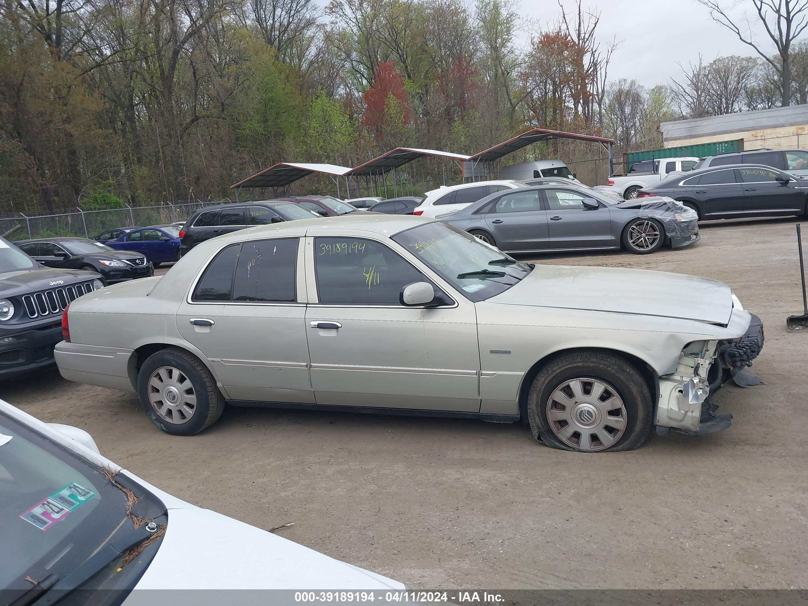 Photo 13 VIN: 2MEHM75W43X666263 - MERCURY GRAND MARQUIS 