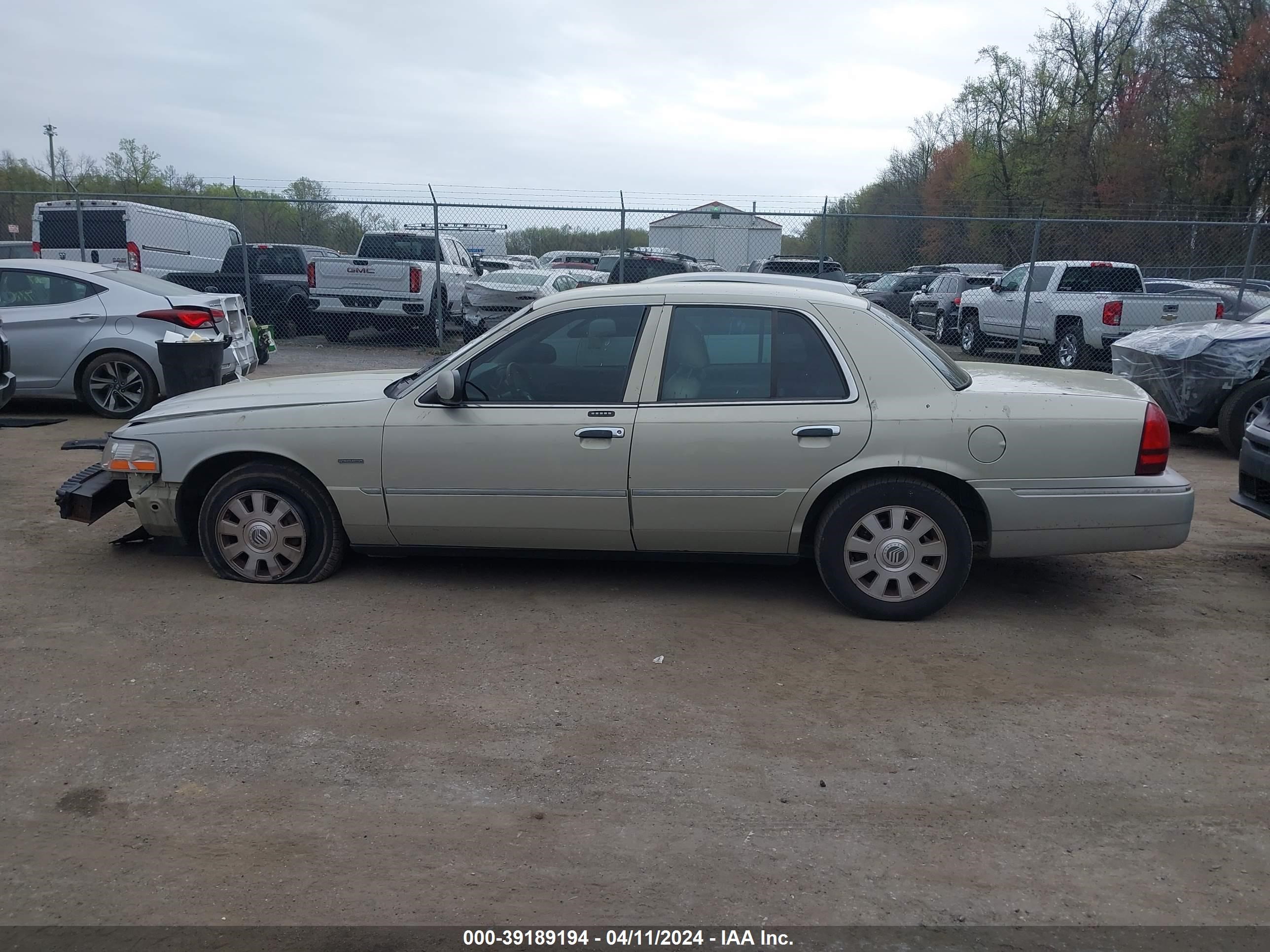 Photo 14 VIN: 2MEHM75W43X666263 - MERCURY GRAND MARQUIS 