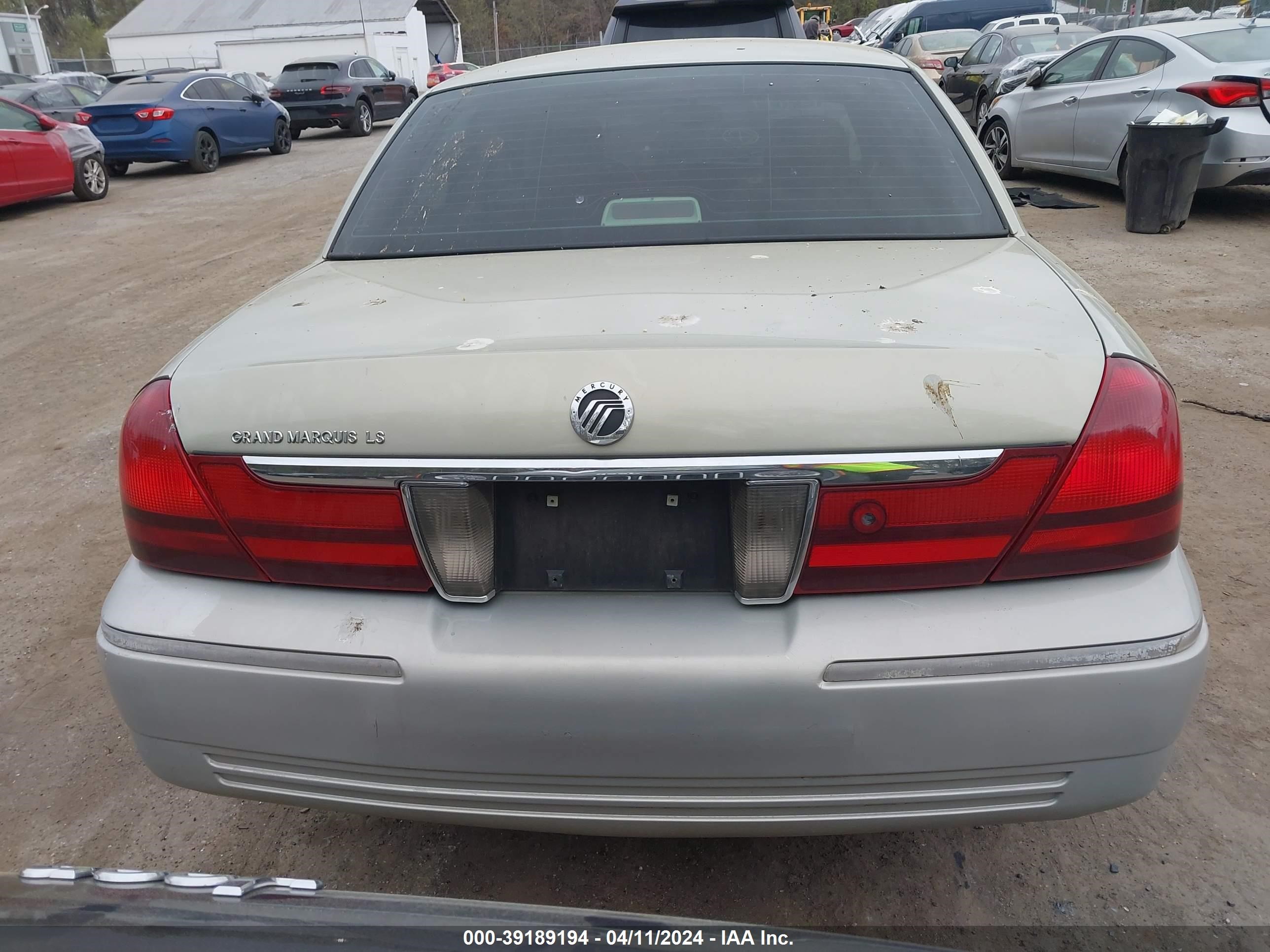 Photo 16 VIN: 2MEHM75W43X666263 - MERCURY GRAND MARQUIS 