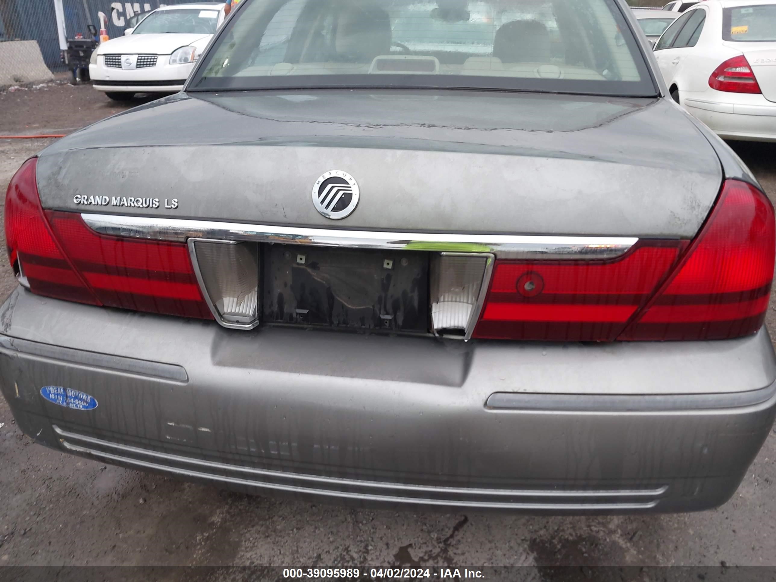 Photo 5 VIN: 2MEHM75W44X649982 - MERCURY GRAND MARQUIS 