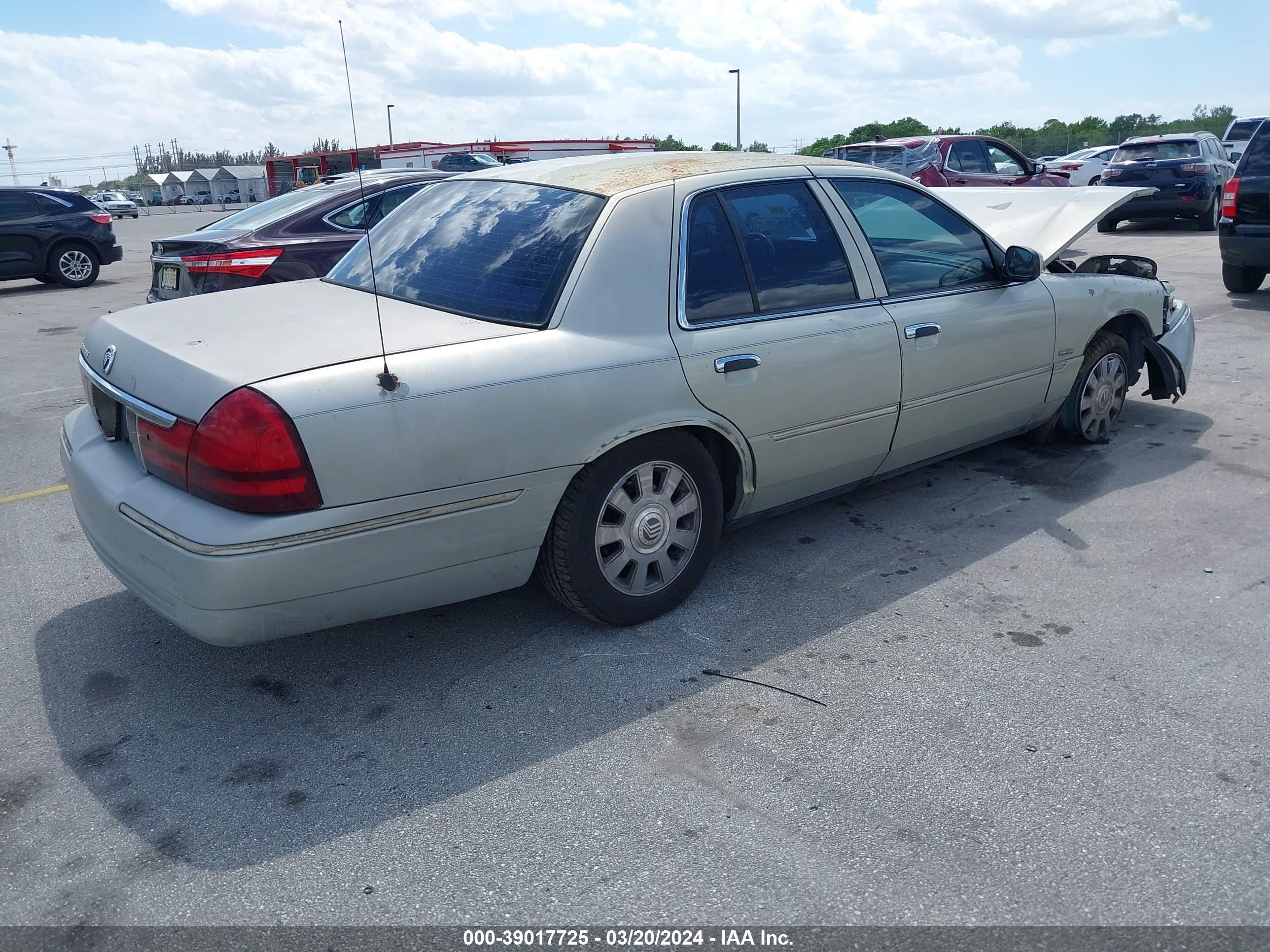 Photo 3 VIN: 2MEHM75W45X652687 - MERCURY GRAND MARQUIS 